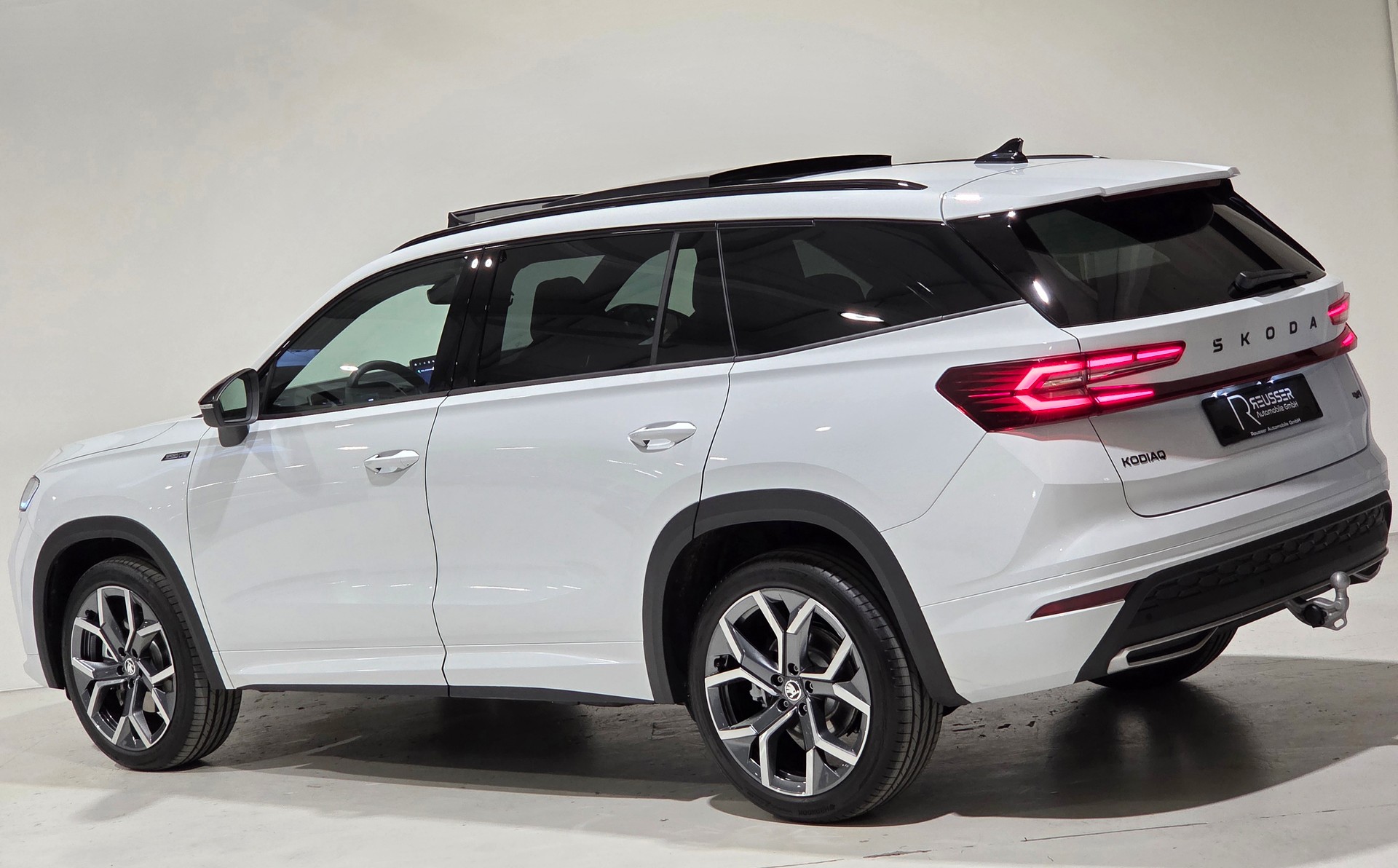 SKODA 2.0TDI Sportline 7-Plätzer 4x4 DSG-showroom-element-2