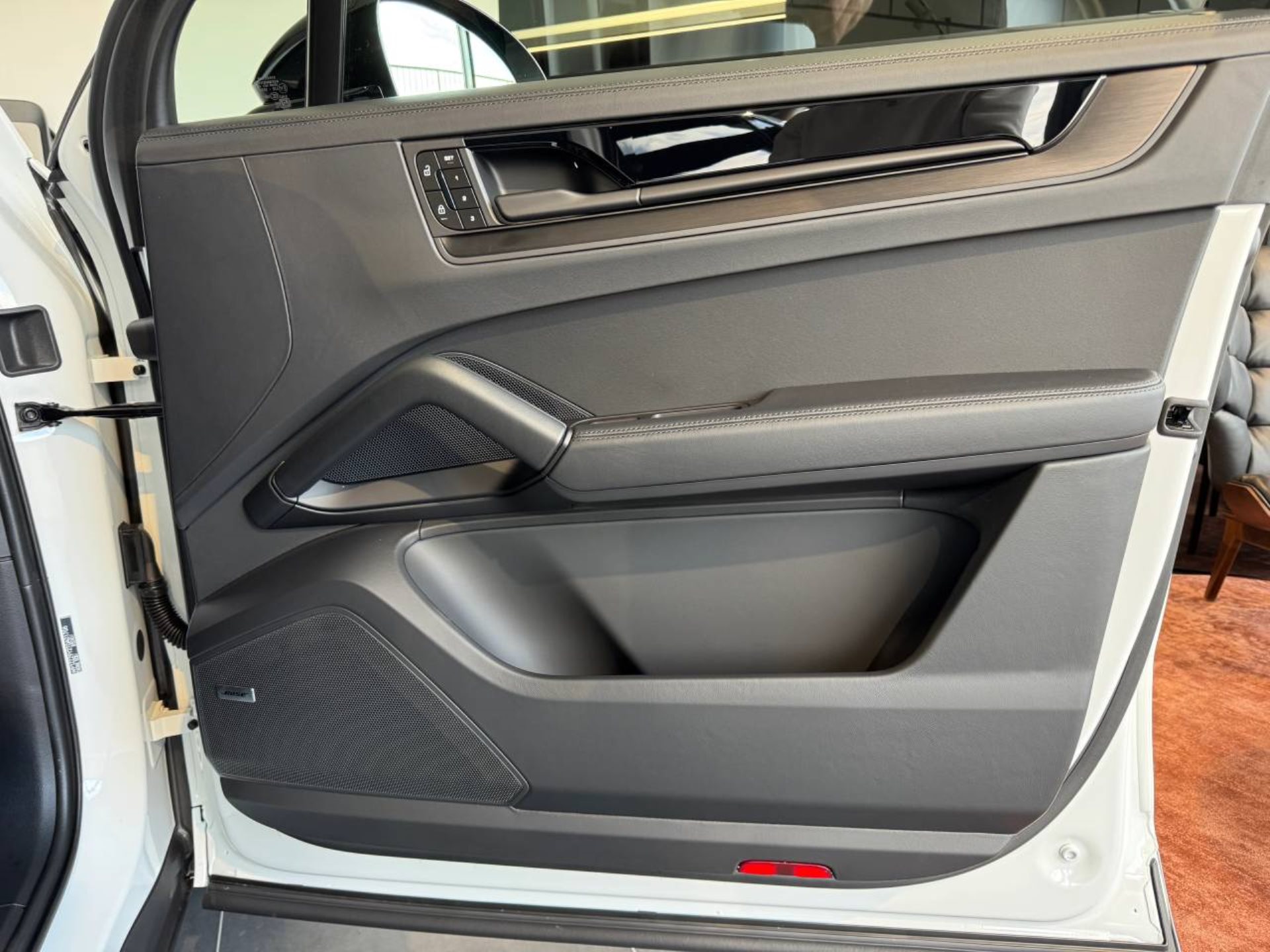 PORSCHE Cayenne Black Edition-image-23