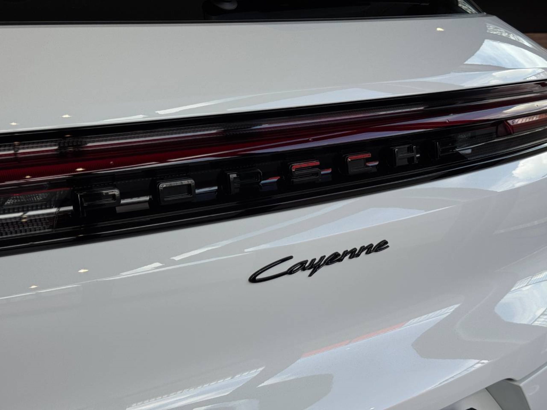 PORSCHE Cayenne Black Edition-image-35