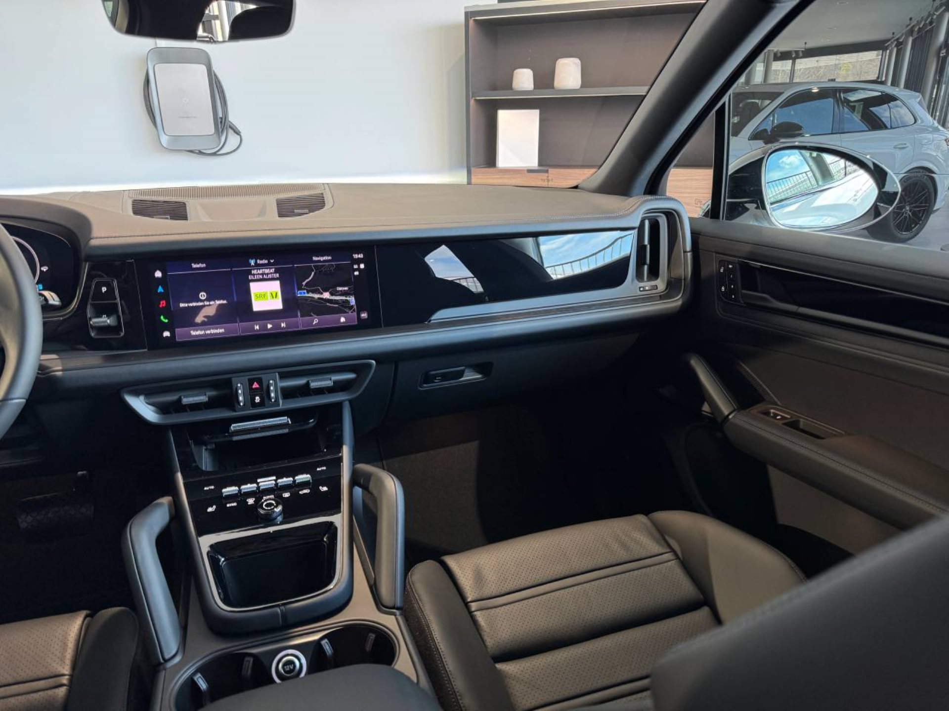 PORSCHE Cayenne Black Edition-image-20