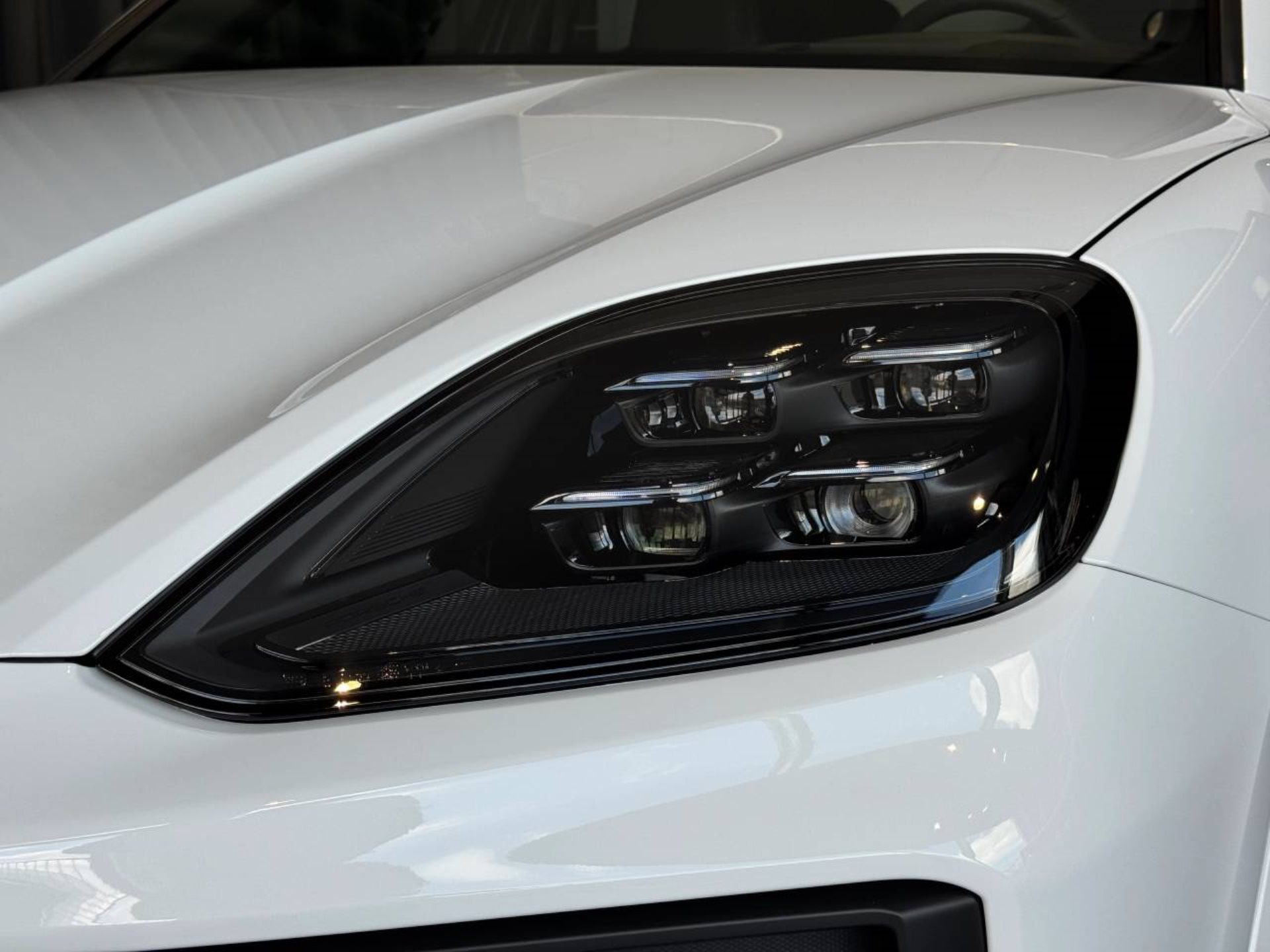 PORSCHE Cayenne Black Edition-image-32