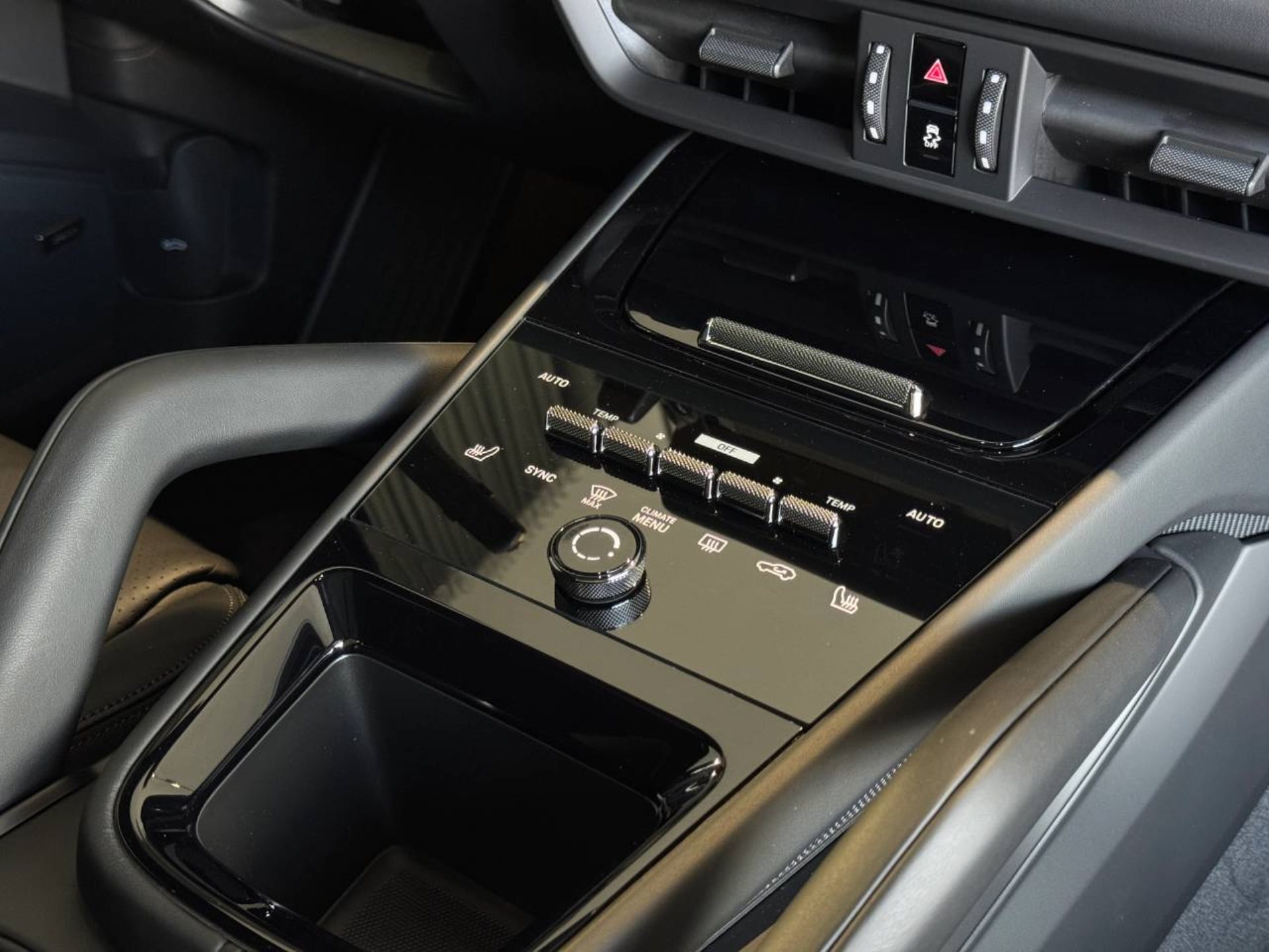 PORSCHE Cayenne Black Edition-image-17