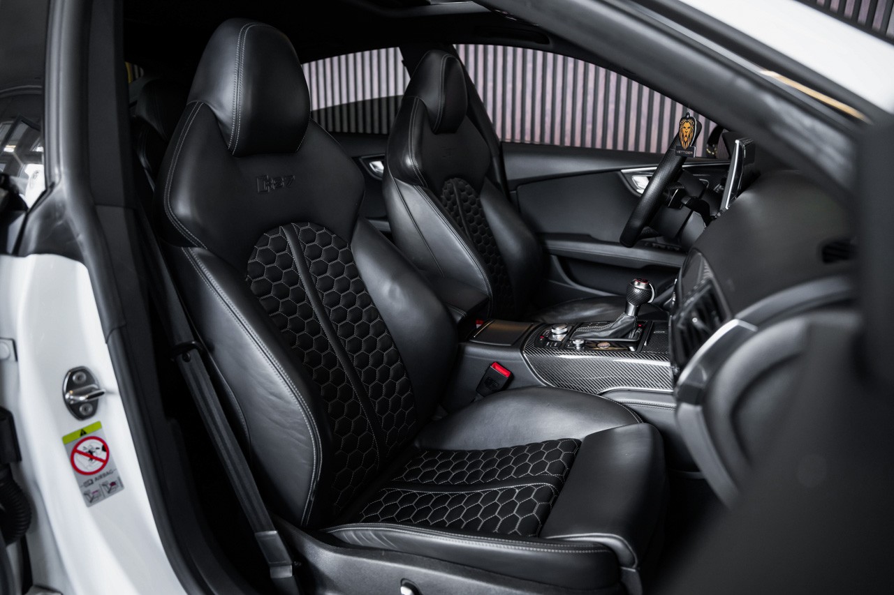 AUDI RS7 Sportback 4.0 TFSI V8 quattro S-tronic-image-17