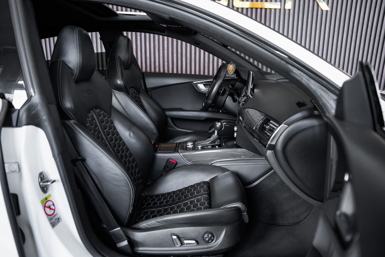 AUDI RS7 Sportback 4.0 TFSI V8 quattro S-tronic-image-16