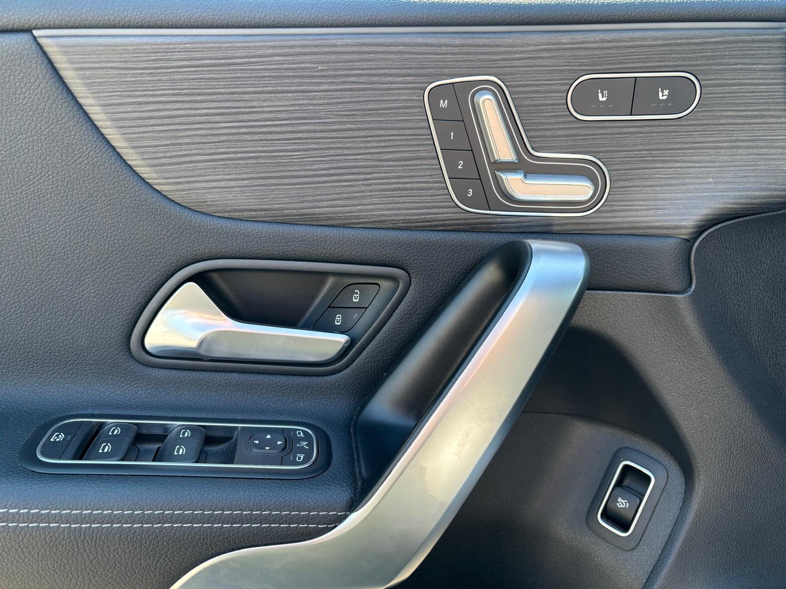 MERCEDES-BENZ A 35 AMG 4Matic-image-11
