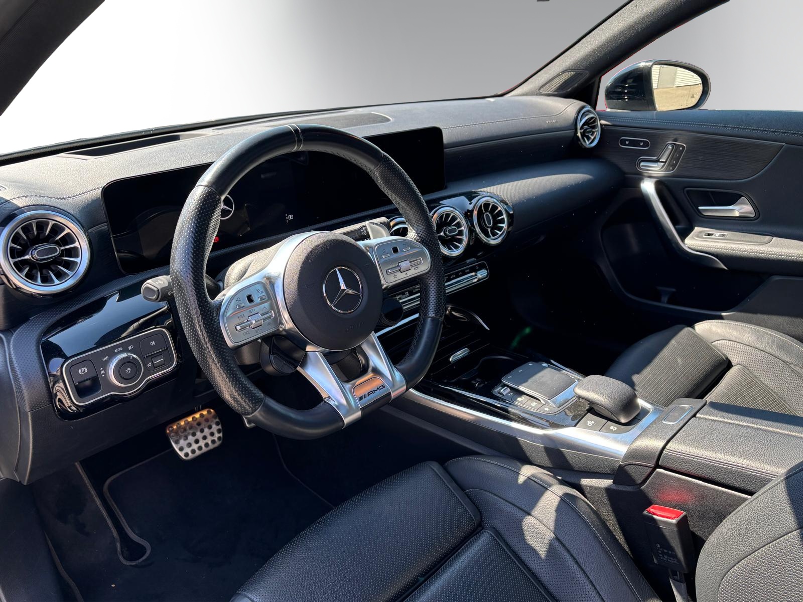 MERCEDES-BENZ A 35 AMG 4Matic-image-8