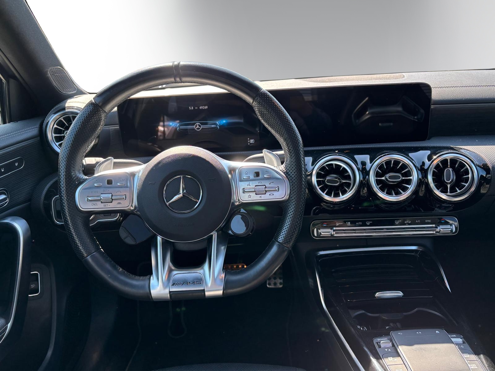 MERCEDES-BENZ A 35 AMG 4Matic-image-9