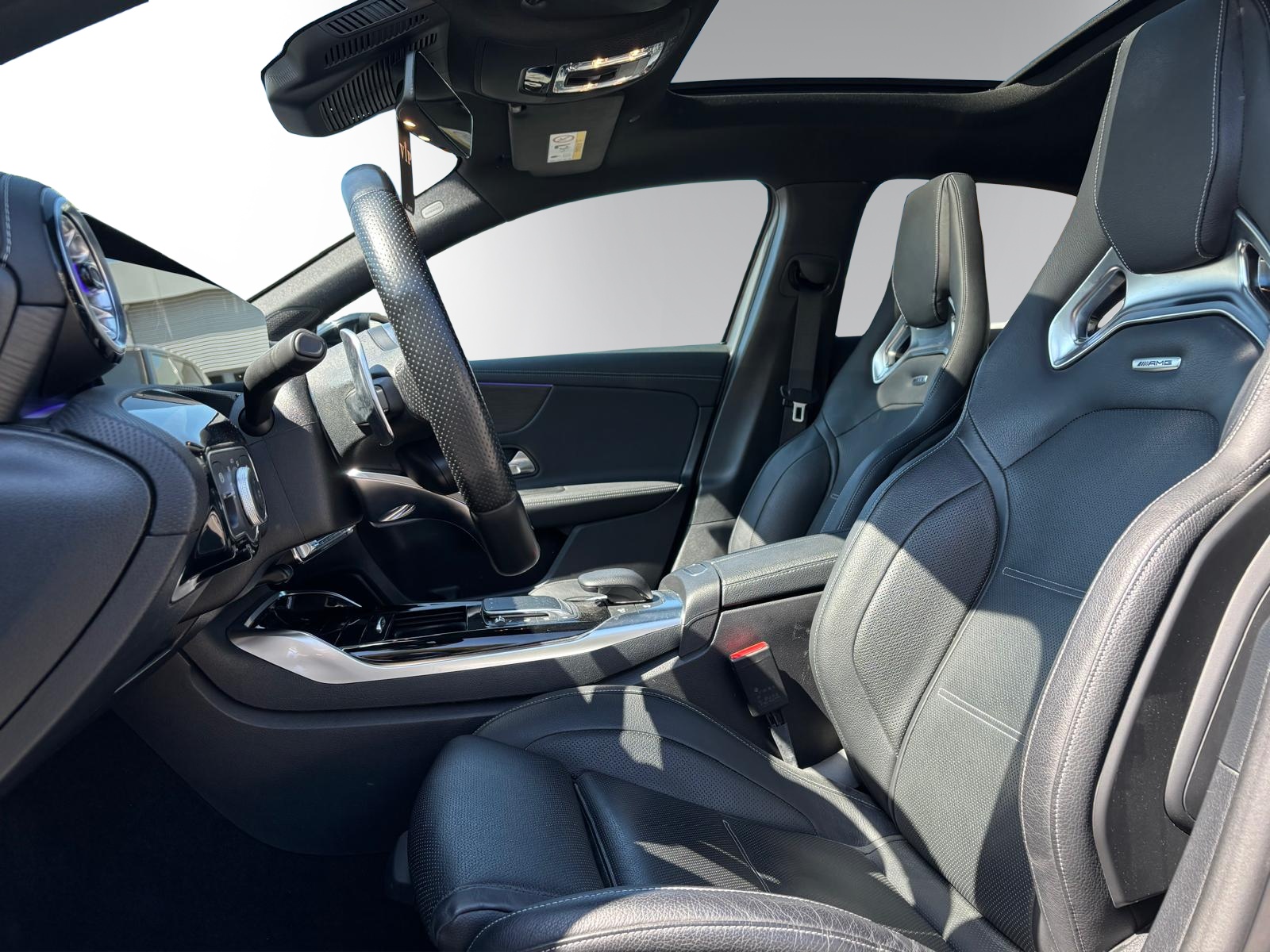 MERCEDES-BENZ A 35 AMG 4Matic-image-6