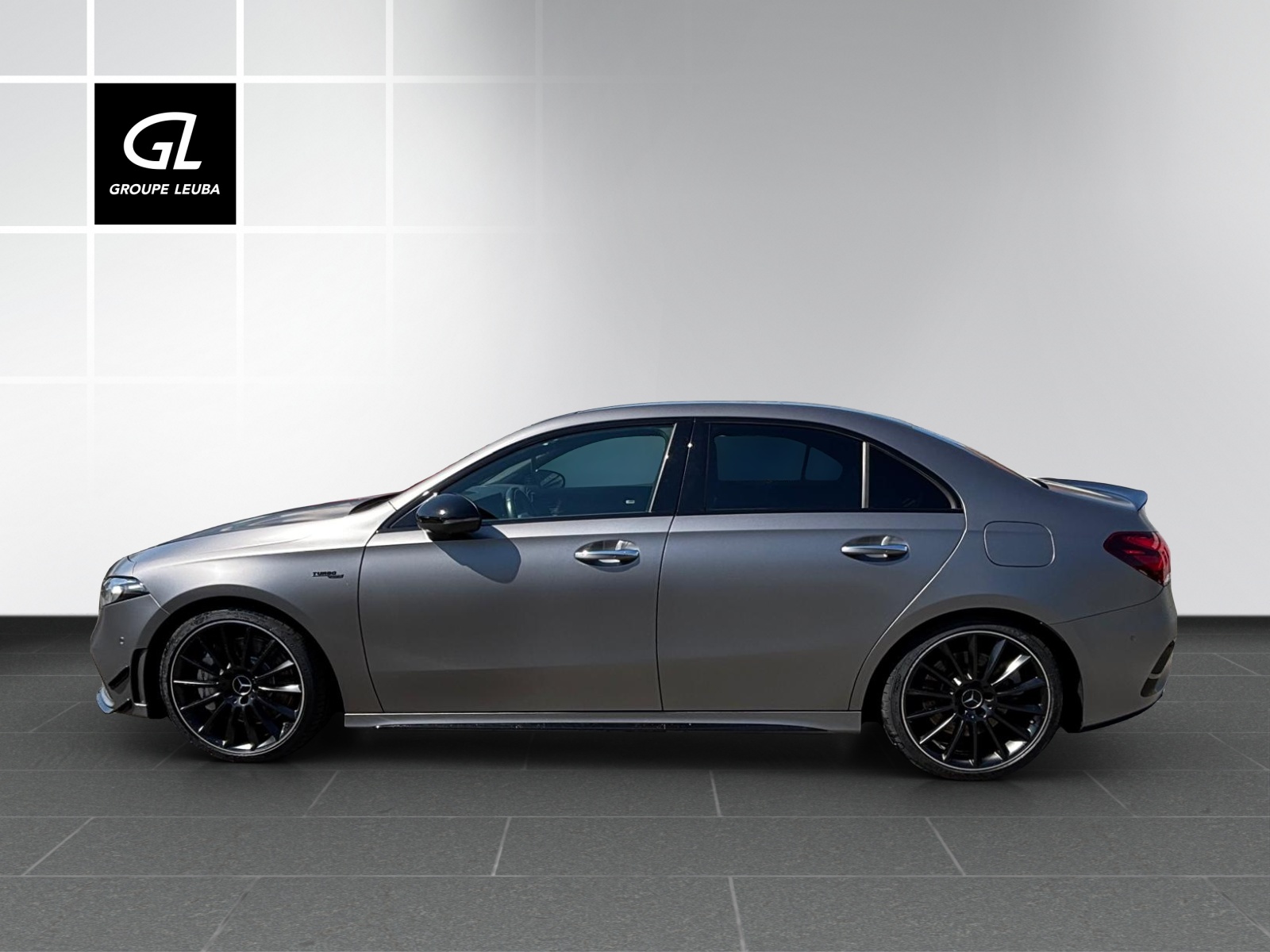 MERCEDES-BENZ A 35 AMG 4Matic-image-2