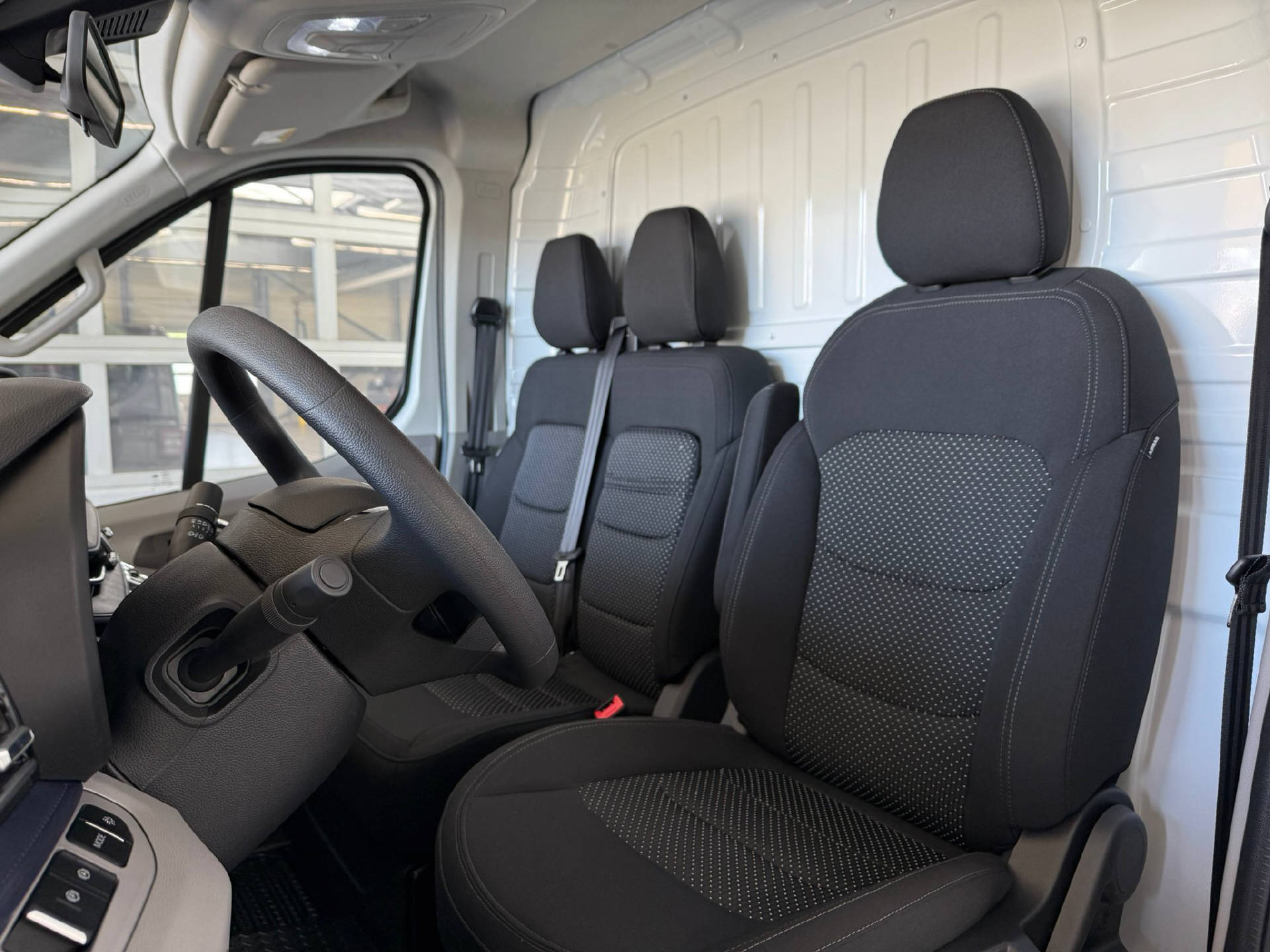 MAXUS Deliver 9 Kaw. L3H2 2.0 TD Comfort-image-8