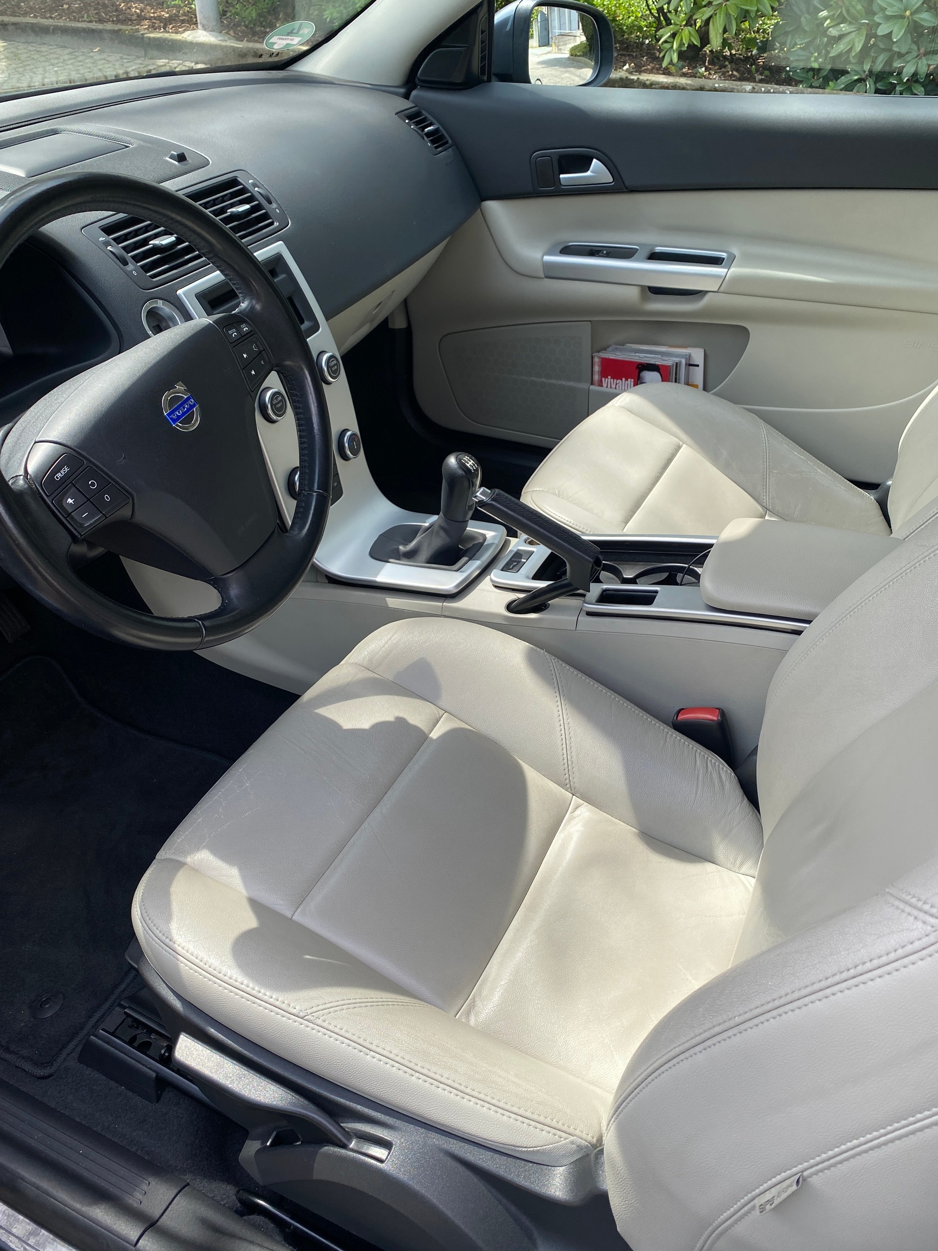 VOLVO 1.6 D DRIVe Momentum S/S-image-3