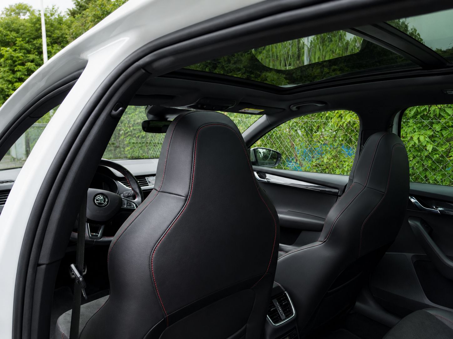 SKODA 2.0 TSI 245 RS DSG-image-12
