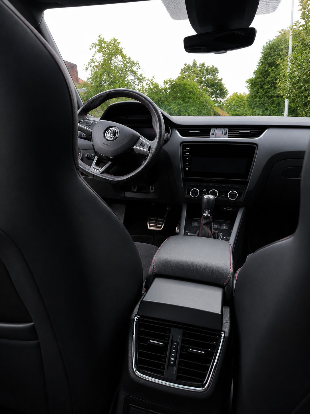 SKODA 2.0 TSI 245 RS DSG-image-15