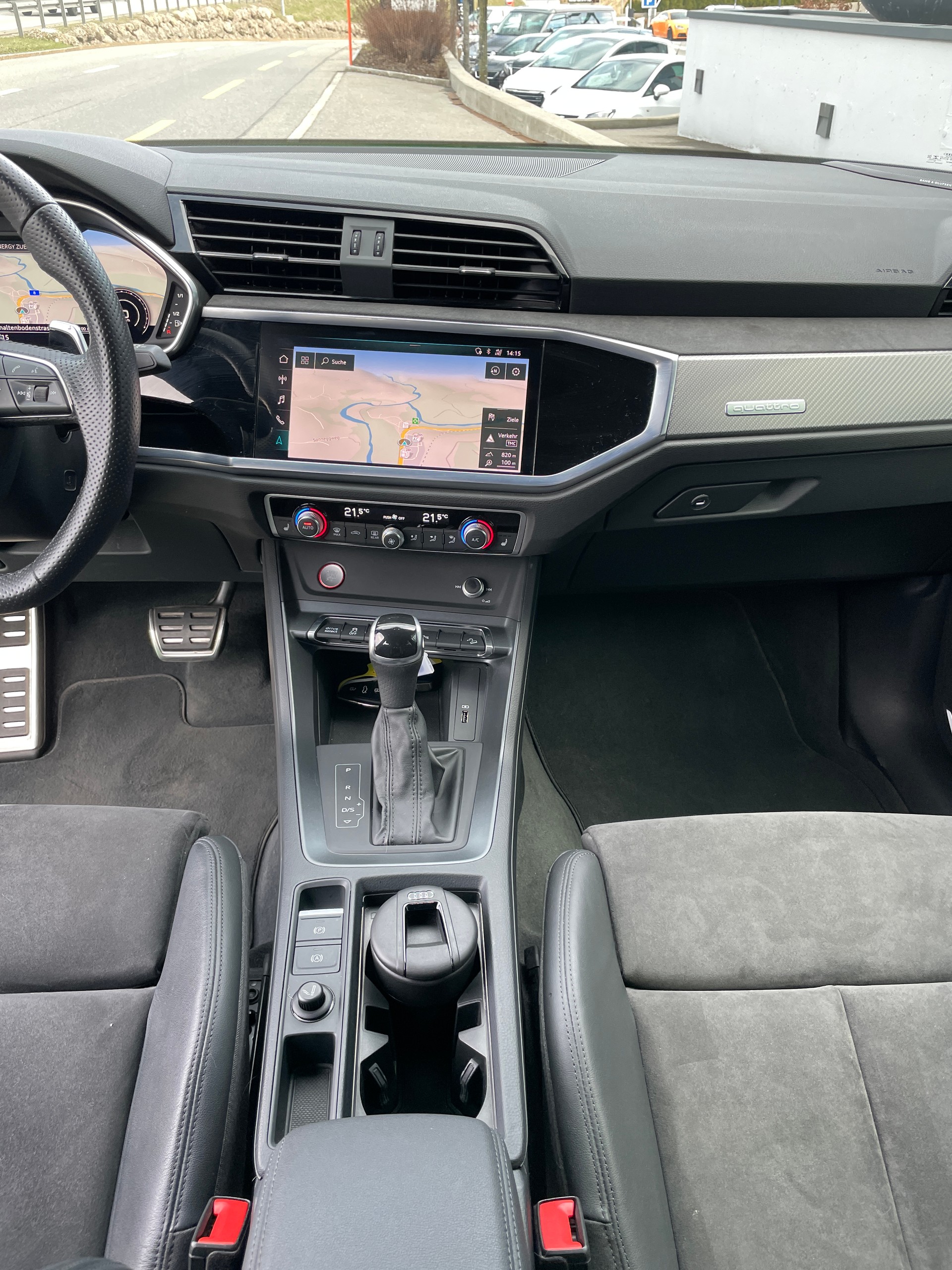 AUDI RS Q3 2.5 TFSI quattro S tronic-image-17