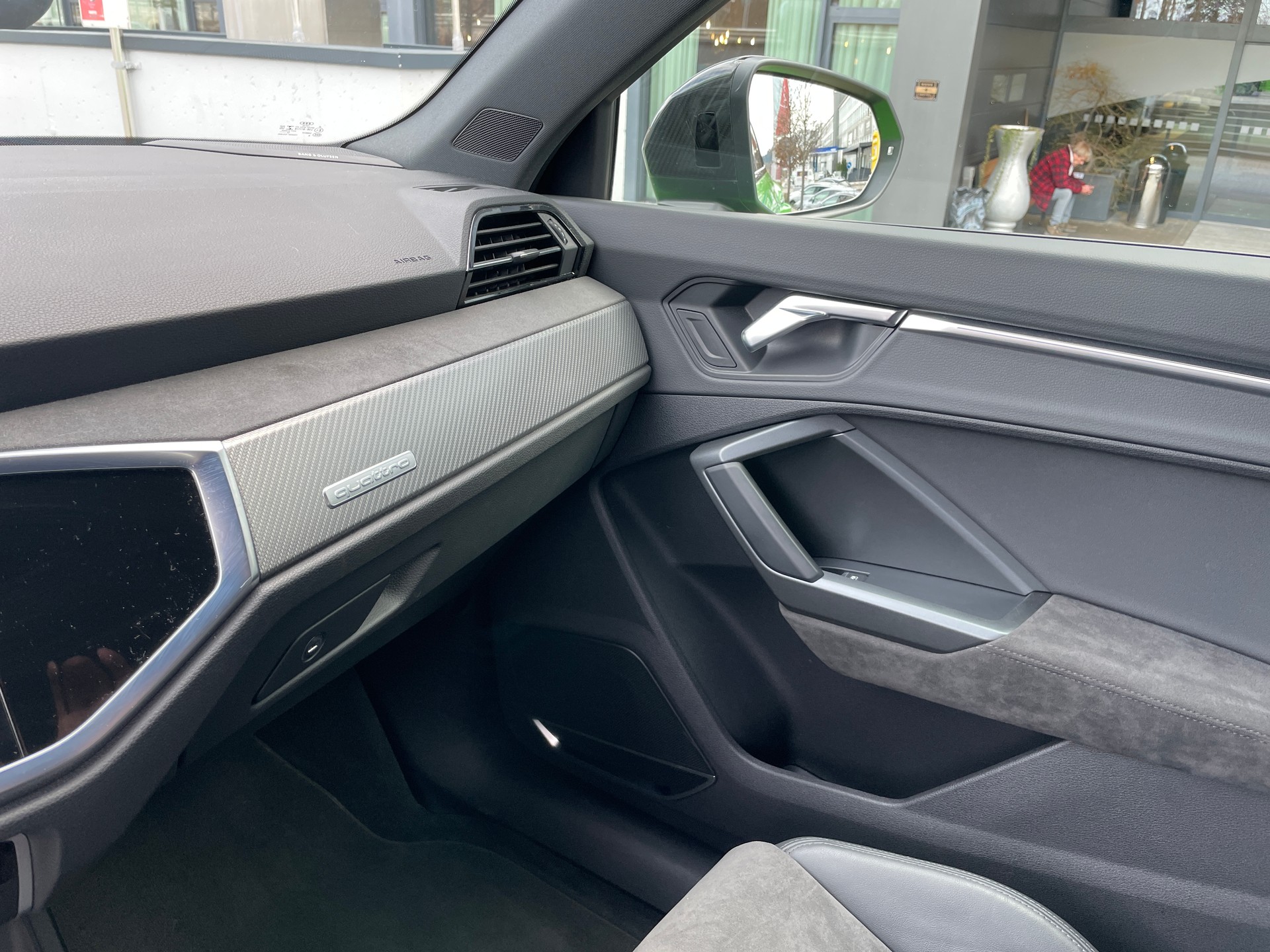 AUDI RS Q3 2.5 TFSI quattro S tronic-image-24