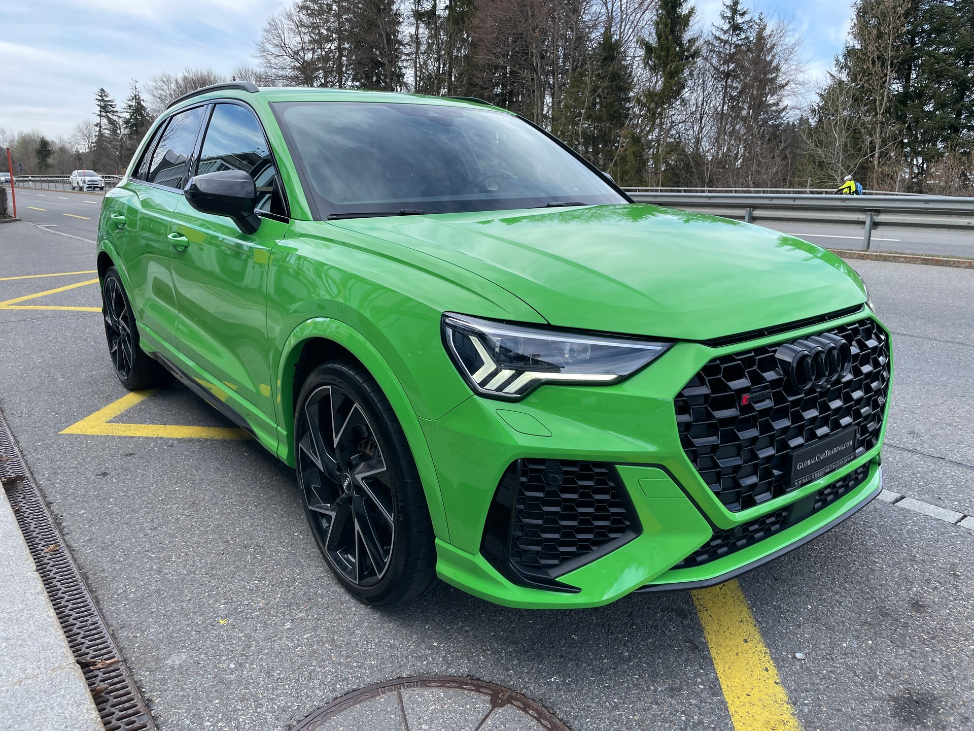 AUDI RS Q3 2.5 TFSI quattro S tronic-image-2