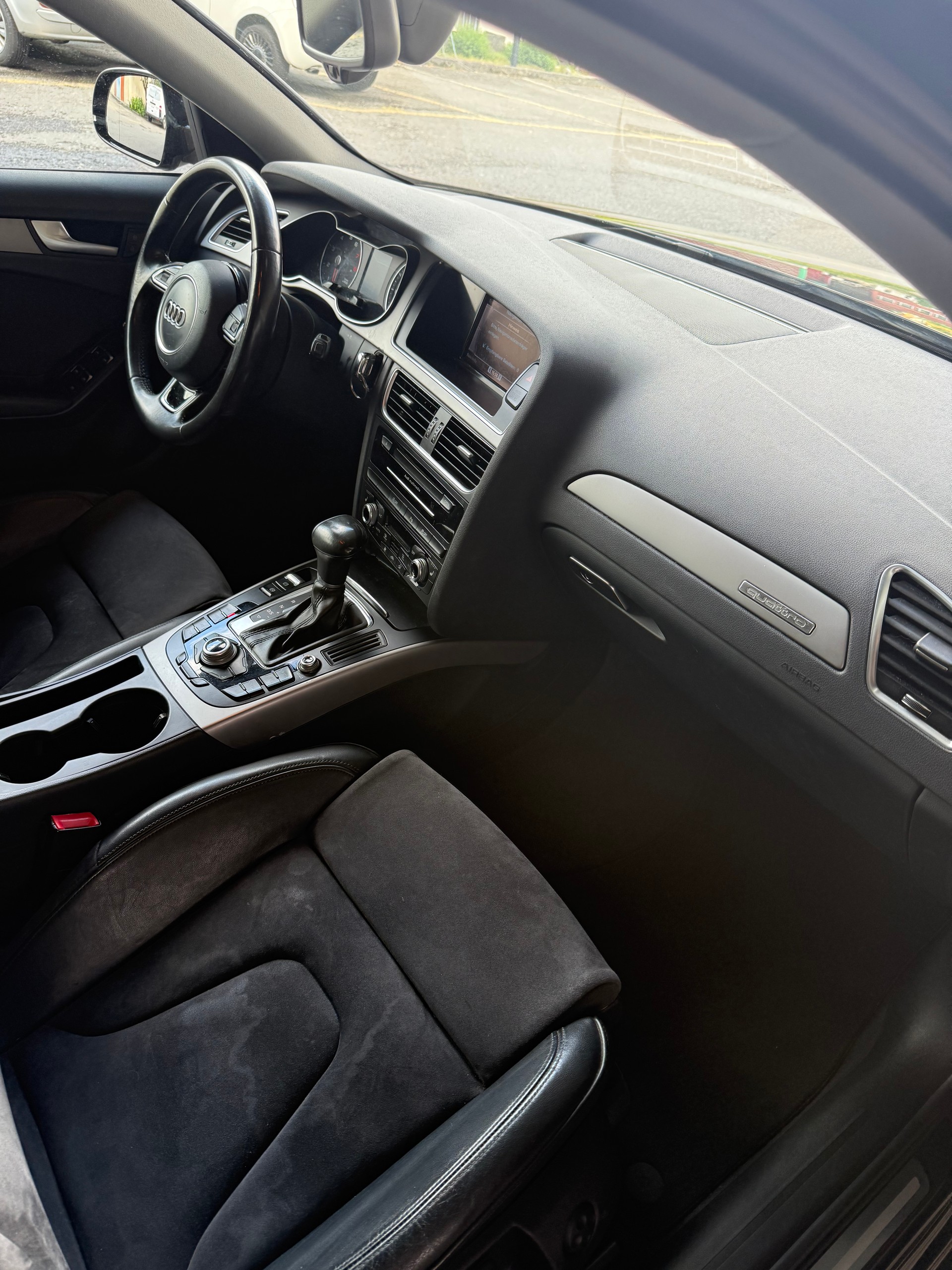 AUDI A4 Avant 2.0 TFSI quattro s-tronic-image-7
