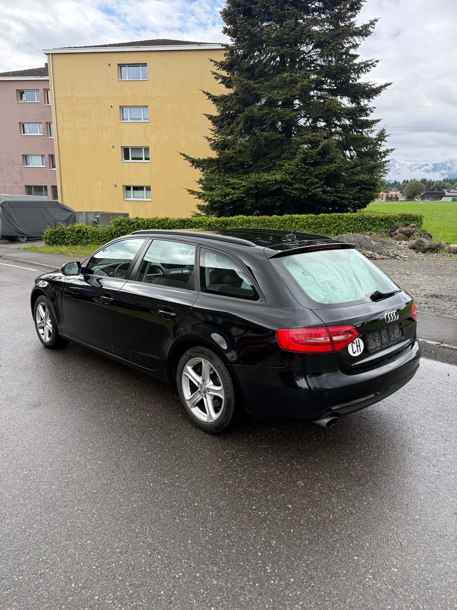 AUDI A4 Avant 2.0 TFSI quattro s-tronic-image-3