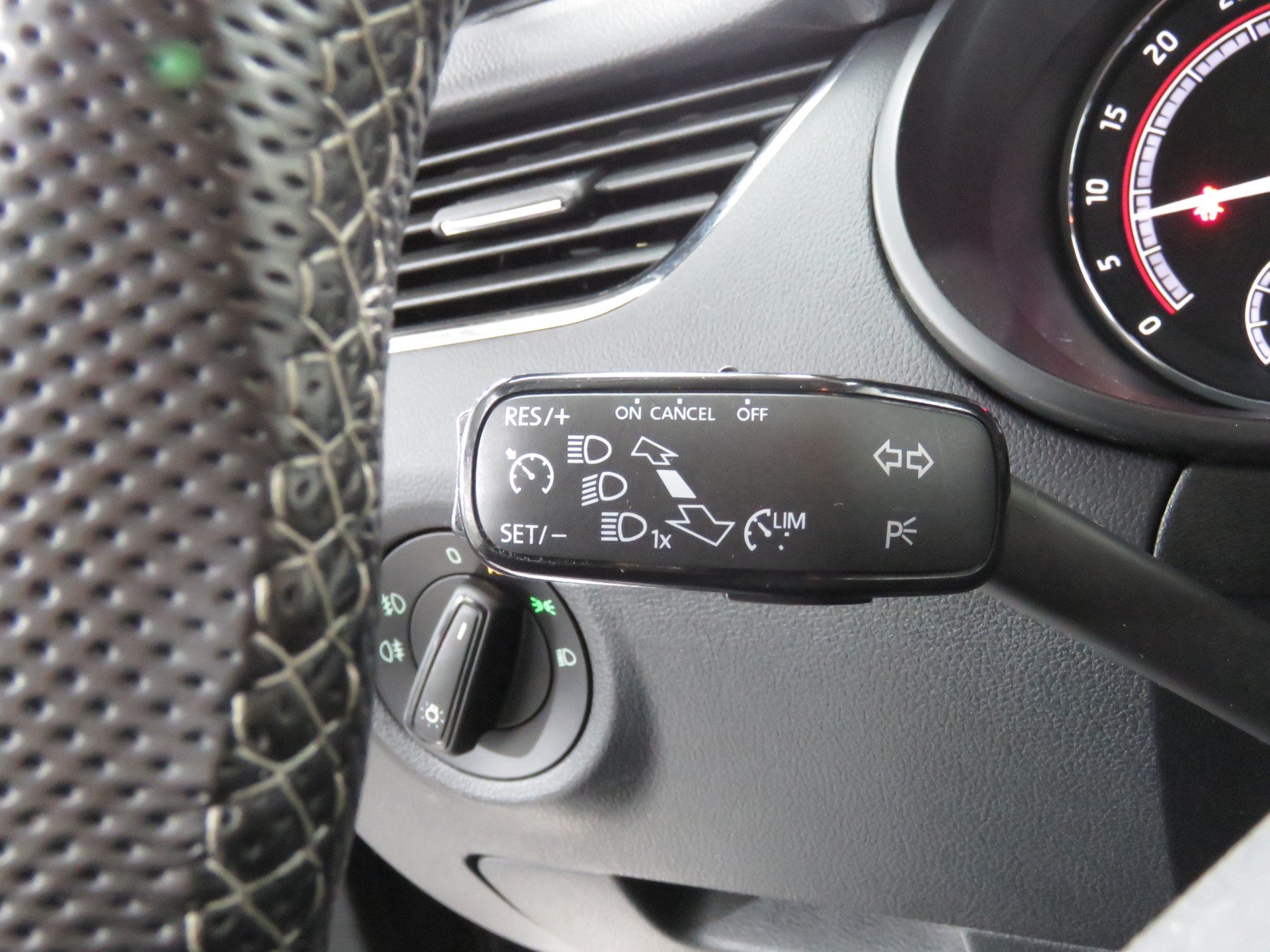 SKODA Octavia Combi 2.0 TDI RS 4x4 DSG (Automat)-image-21