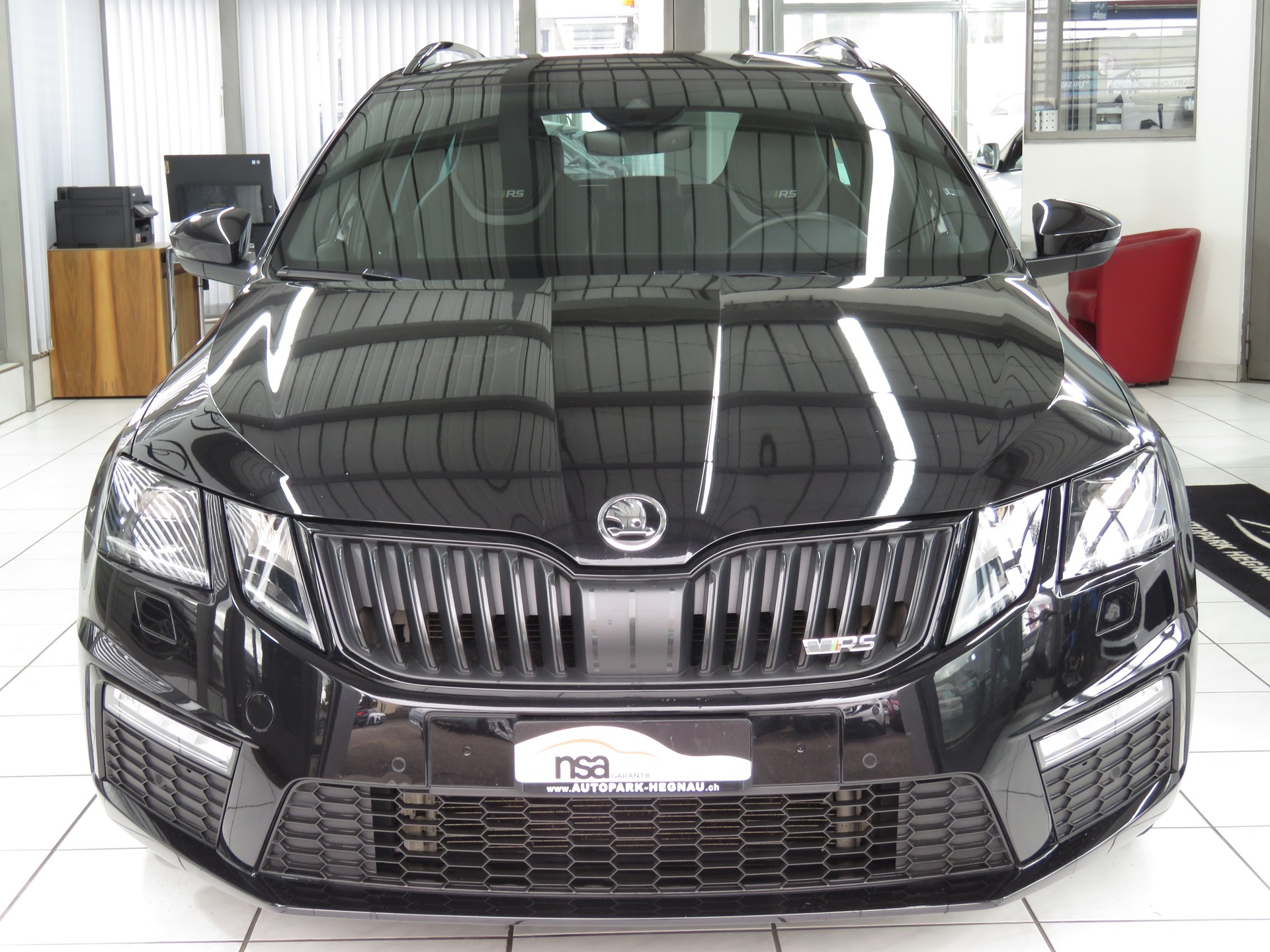 SKODA Octavia Combi 2.0 TDI RS 4x4 DSG (Automat)-showroom-element-1