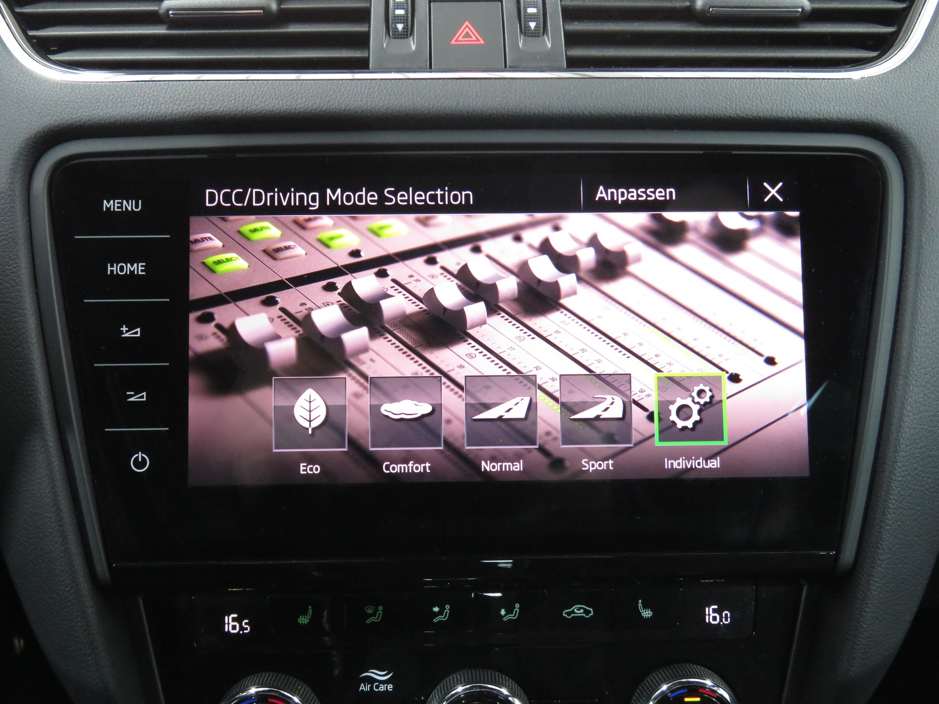 SKODA Octavia Combi 2.0 TDI RS 4x4 DSG (Automat)-image-20