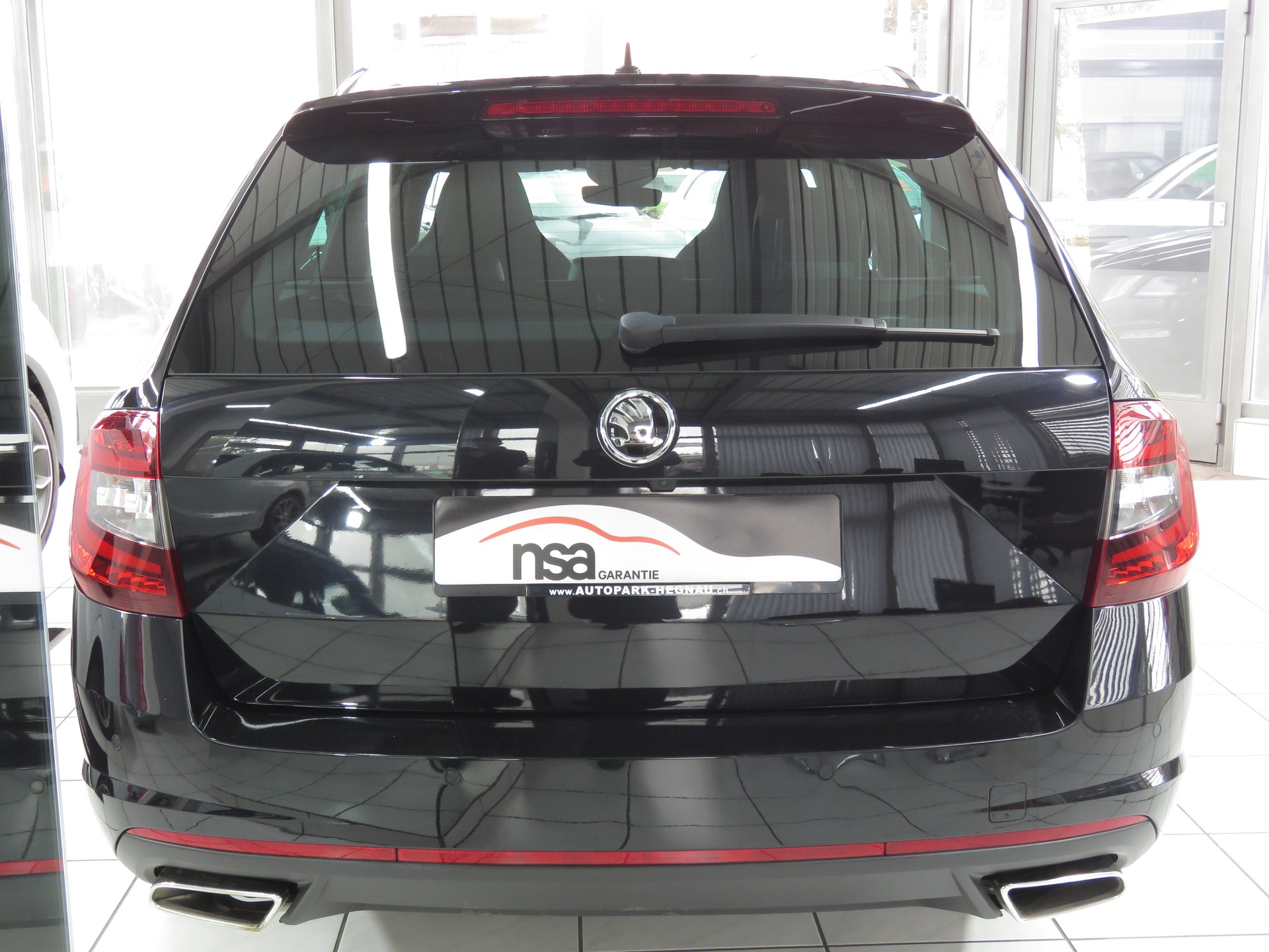 SKODA Octavia Combi 2.0 TDI RS 4x4 DSG (Automat)-image-4