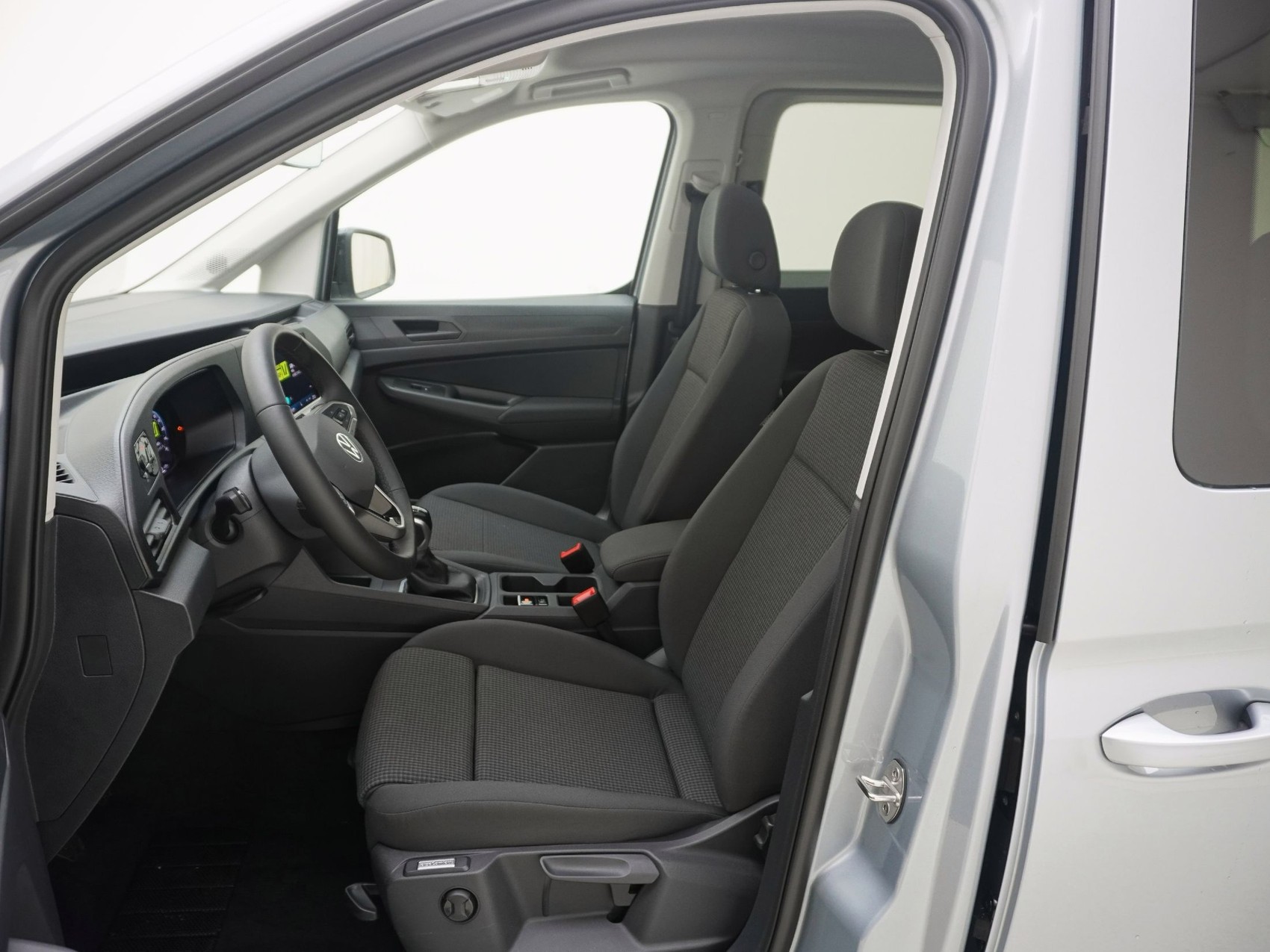 VW Caddy Maxi Outdoor 2.0 TDI 4Motion-image-12