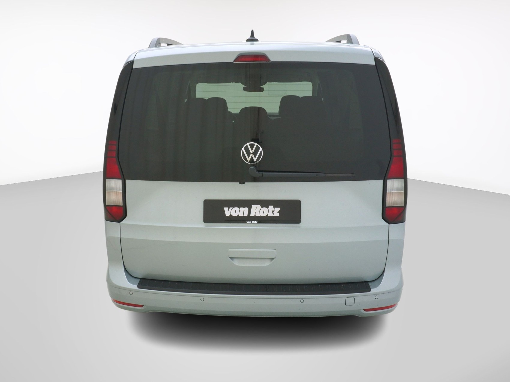 VW Caddy Maxi Outdoor 2.0 TDI 4Motion-image-2