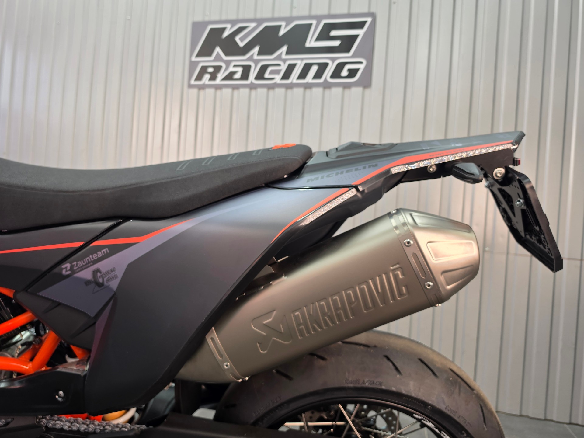 KTM 690 SMC R ABS (35 kW)-showroom-element-2