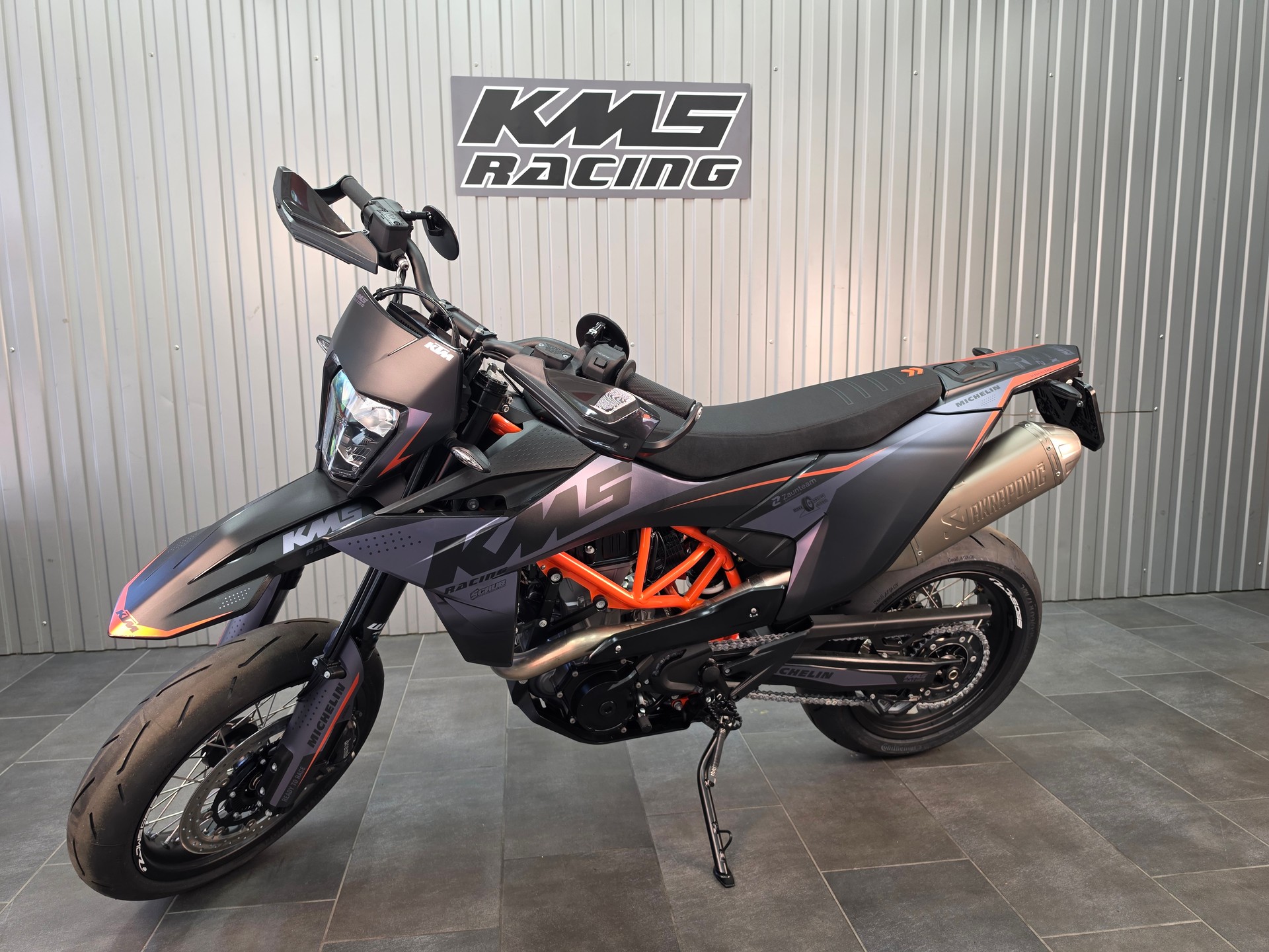 KTM 690 SMC R ABS (35 kW)-showroom-element-1