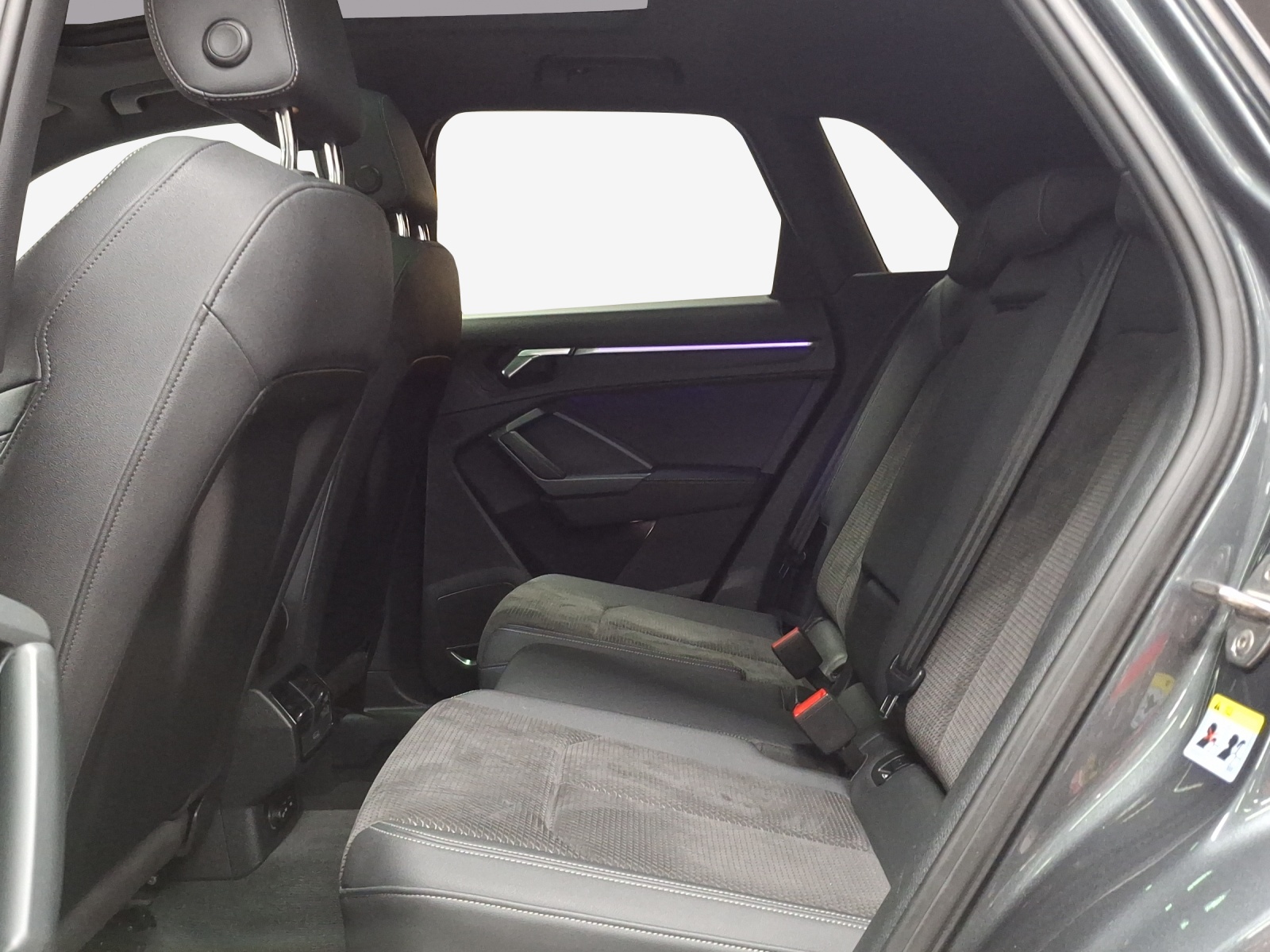 AUDI Q3 40 TFSI S line quattro S-tronic-image-11