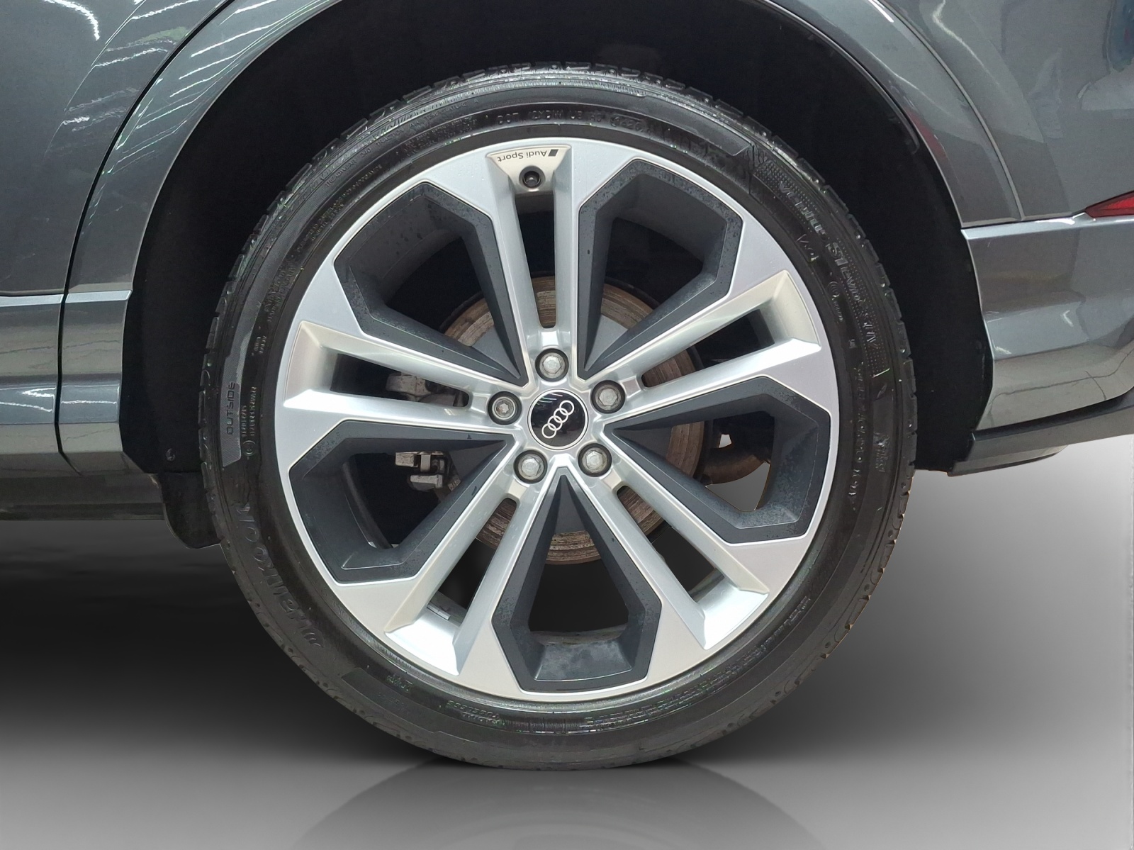 AUDI Q3 40 TFSI S line quattro S-tronic-image-15