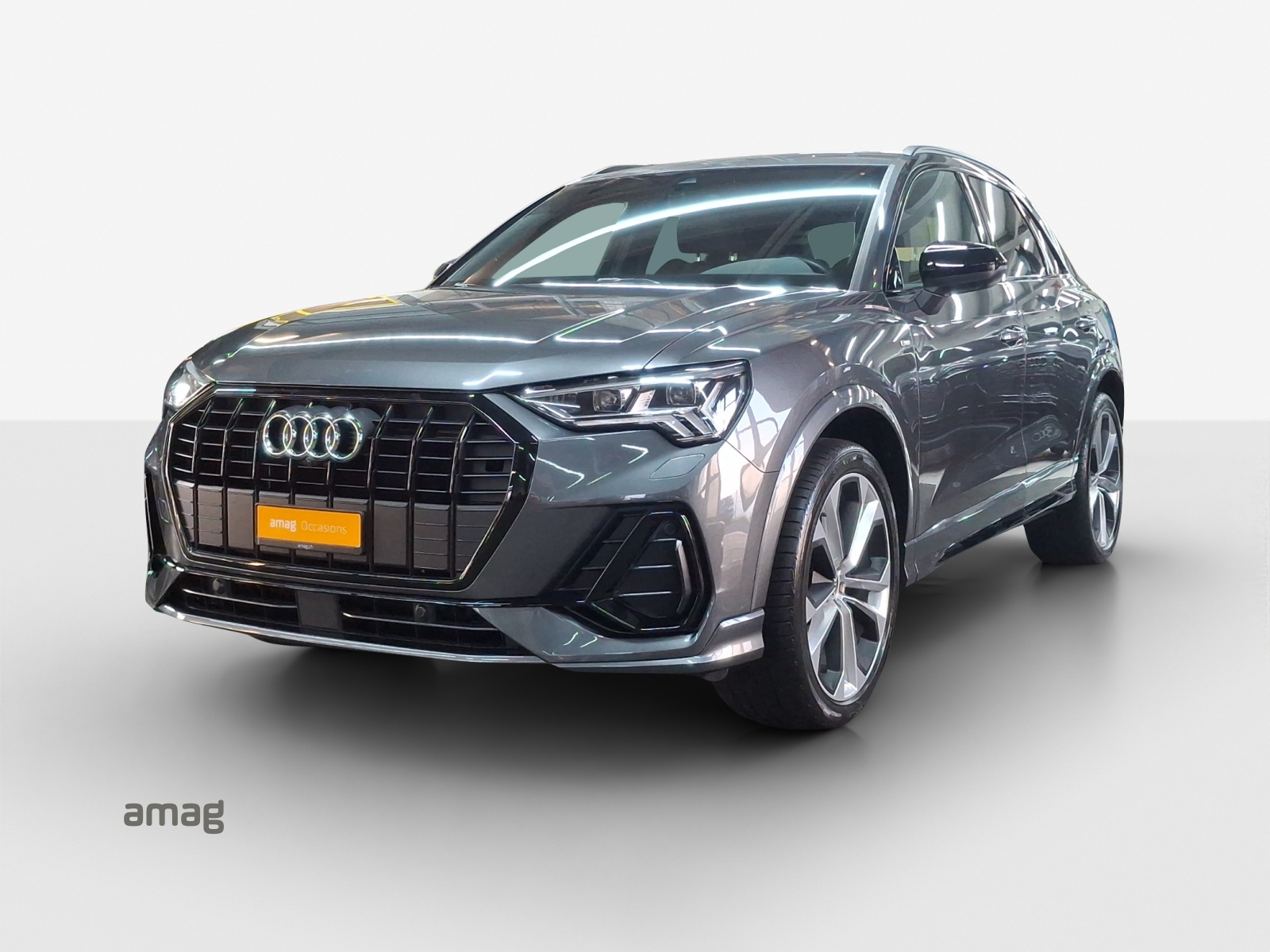 AUDI Q3 40 TFSI S line quattro S-tronic-image-0