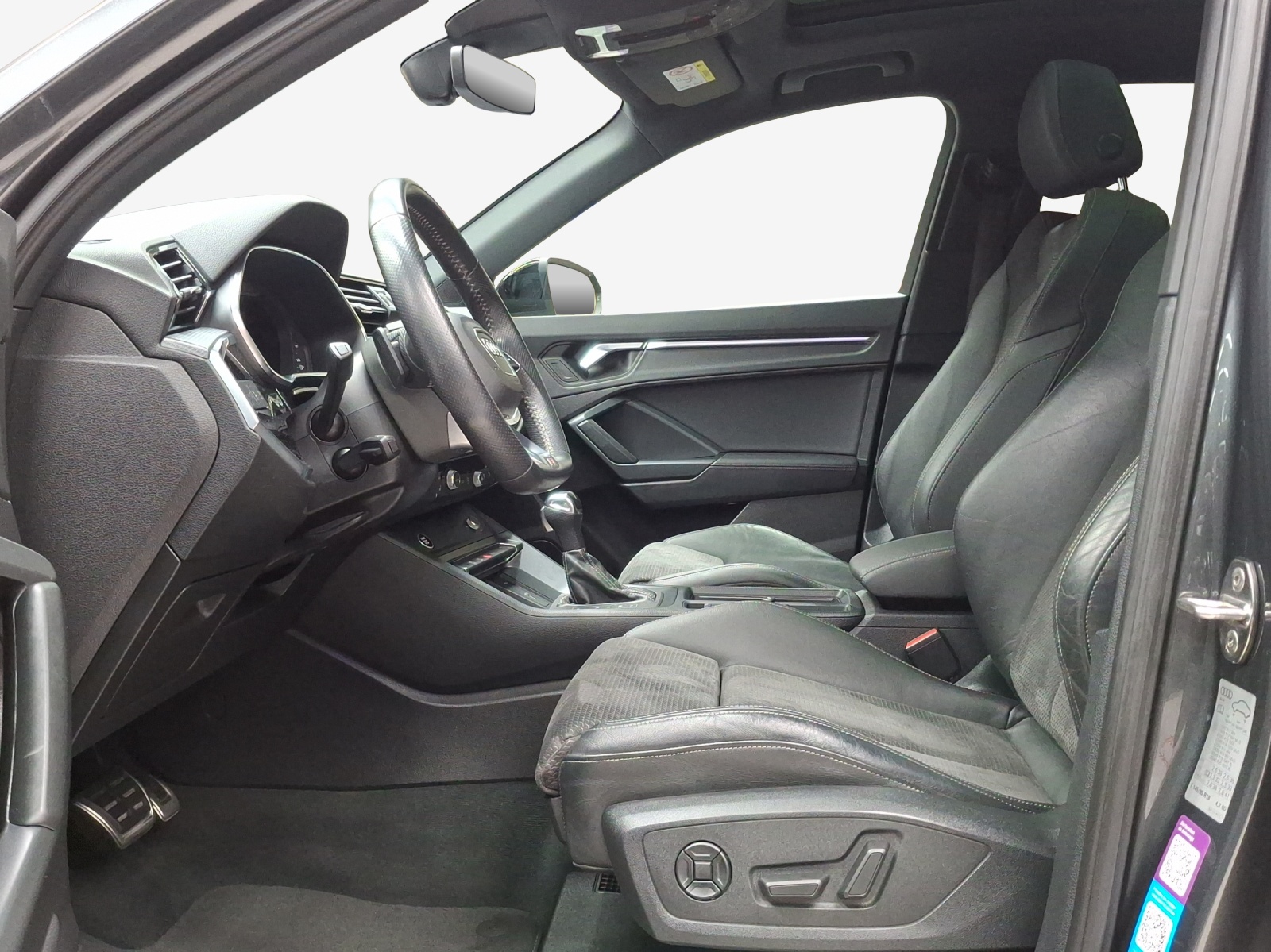 AUDI Q3 40 TFSI S line quattro S-tronic-image-7