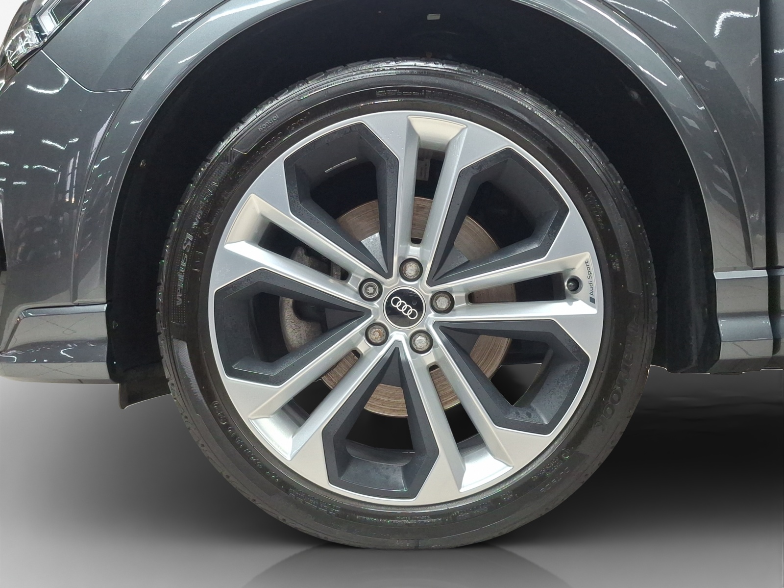 AUDI Q3 40 TFSI S line quattro S-tronic-image-14