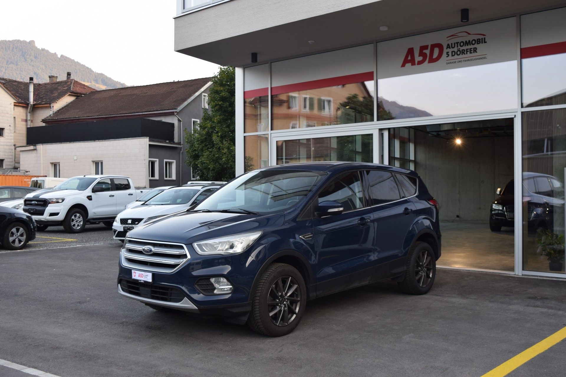 FORD Kuga 2.0 TDCi ST Line High 4WD PowerShift-showroom-element-1