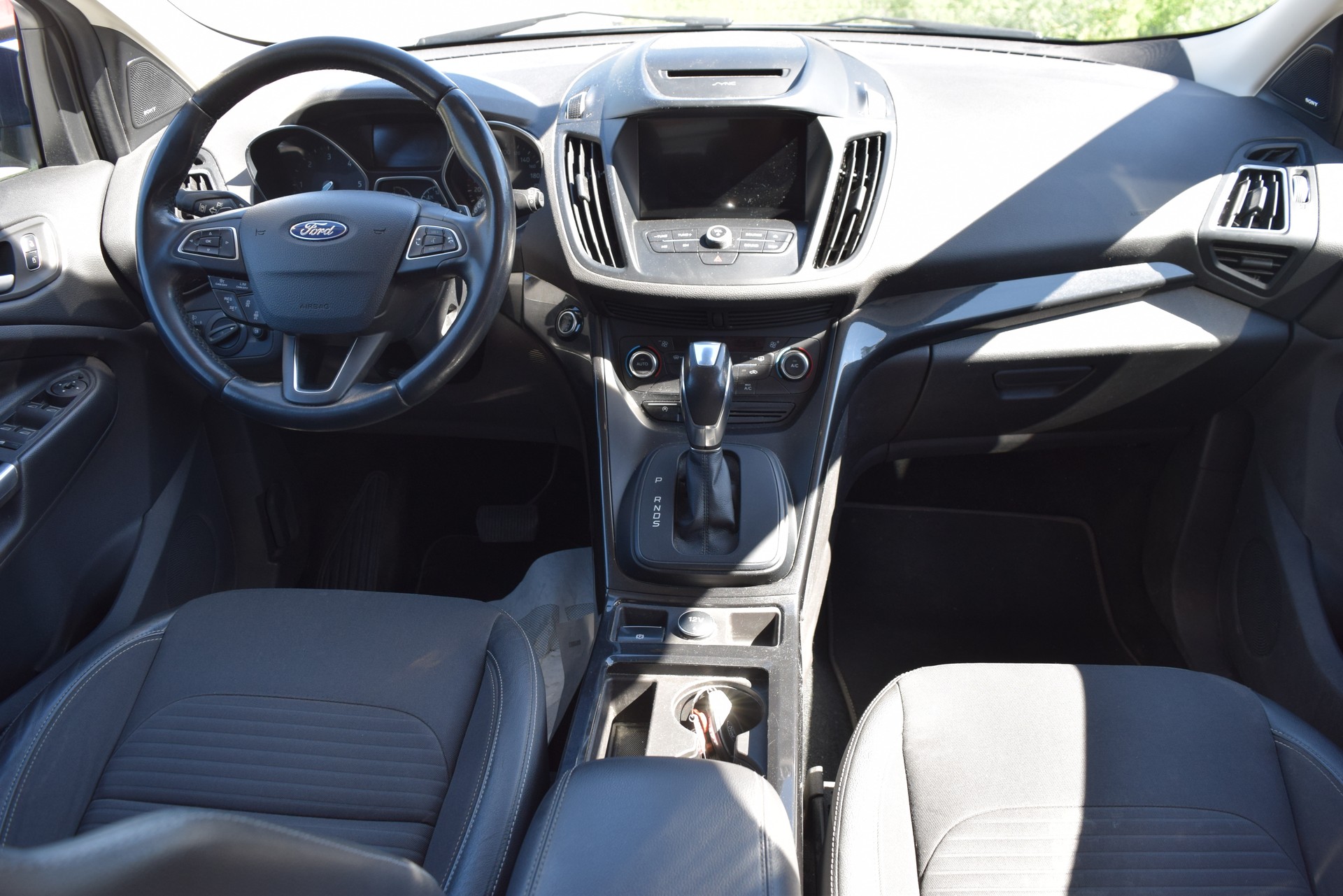 FORD Kuga 2.0 TDCi ST Line High 4WD PowerShift-image-13