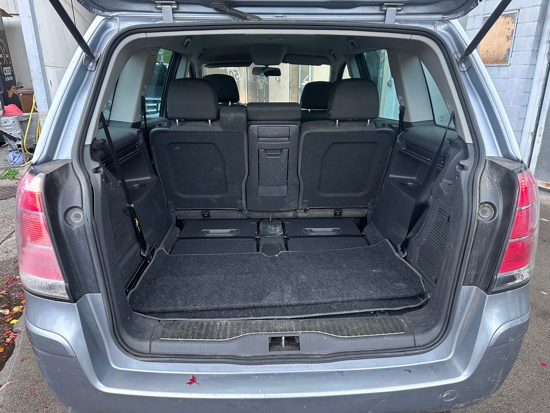 OPEL Zafira 1.8i 16V Cosmo-image-8