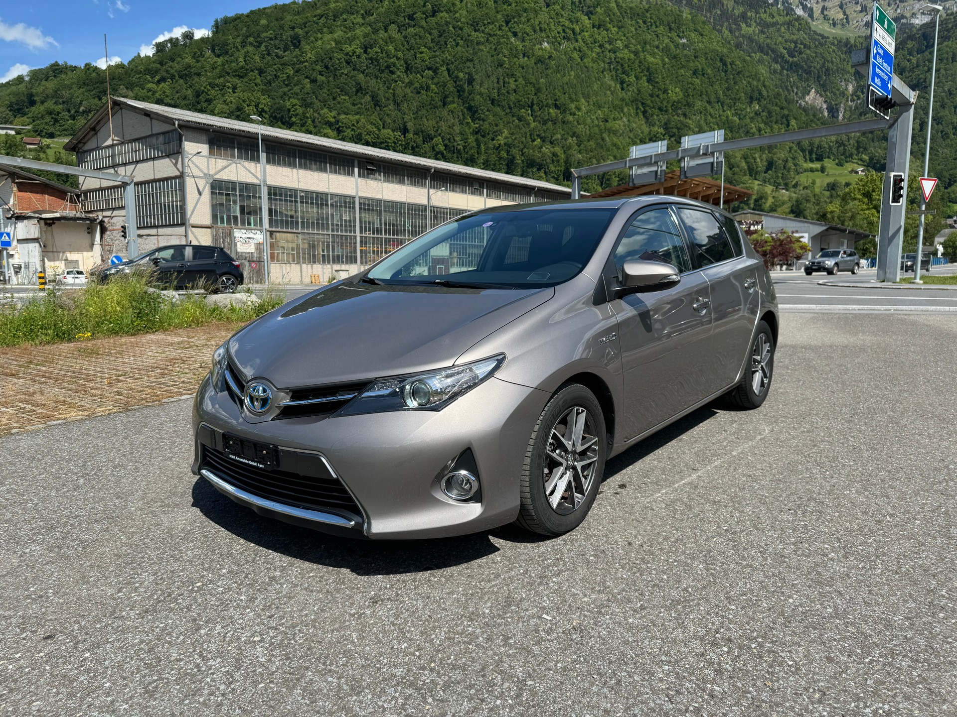 TOYOTA Auris 1.8 16V HSD Linea Sol-image-0