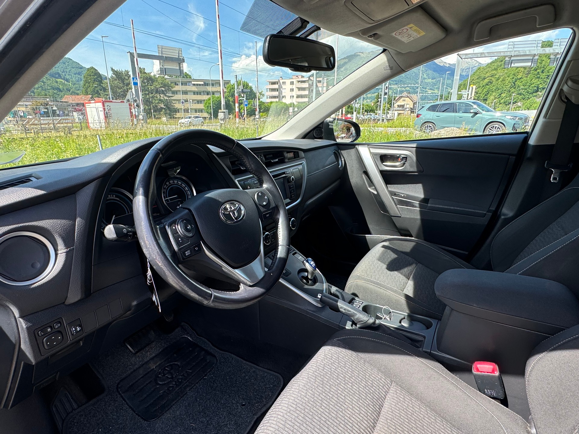TOYOTA Auris 1.8 16V HSD Linea Sol-image-8