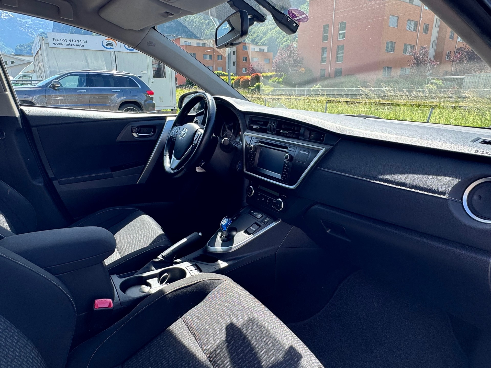 TOYOTA Auris 1.8 16V HSD Linea Sol-image-9