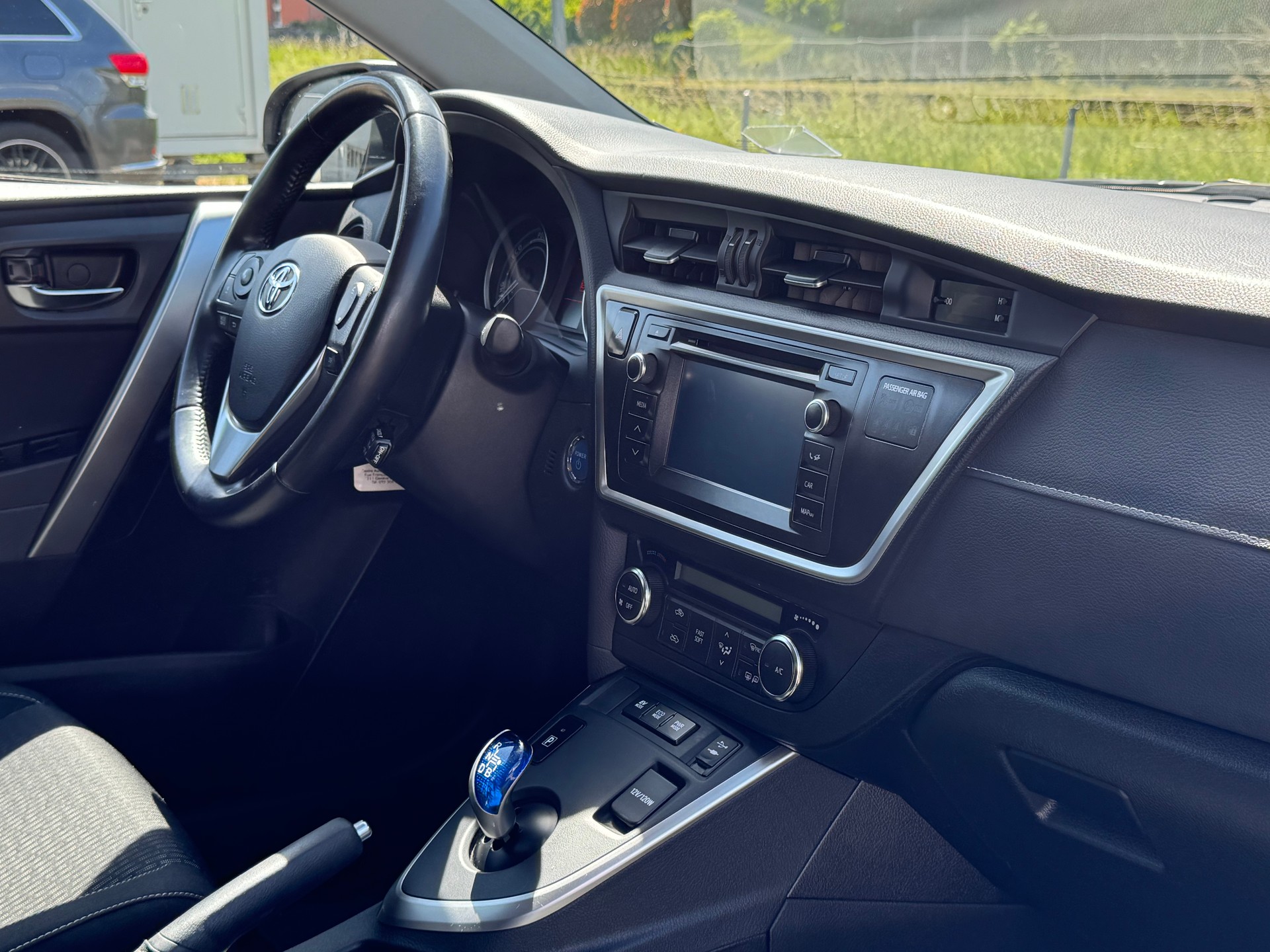 TOYOTA Auris 1.8 16V HSD Linea Sol-image-10