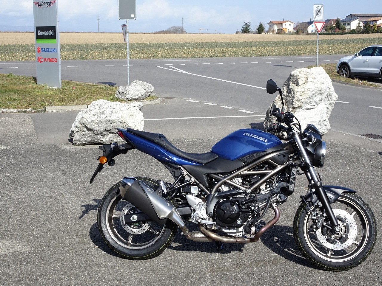 SUZUKI SV 650 (35kW)-showroom-element-1