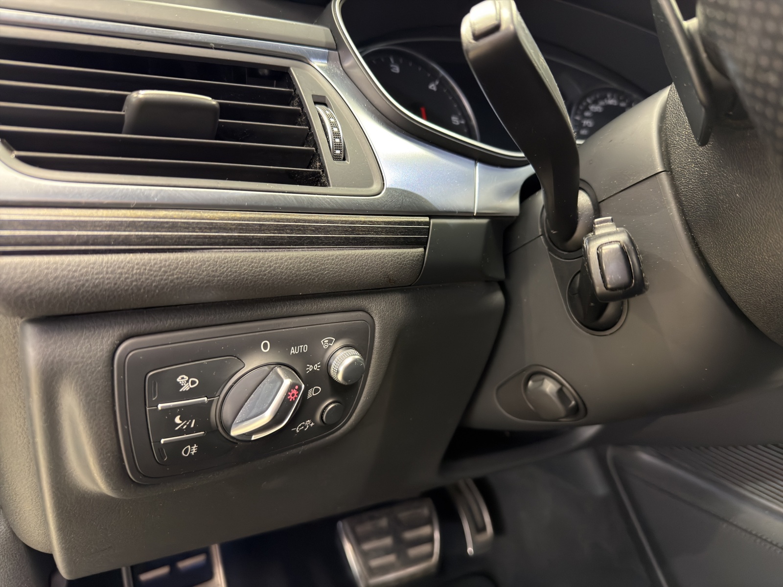 AUDI A6 Avant 3.0 TDI V6 quattro S-tronic-image-12