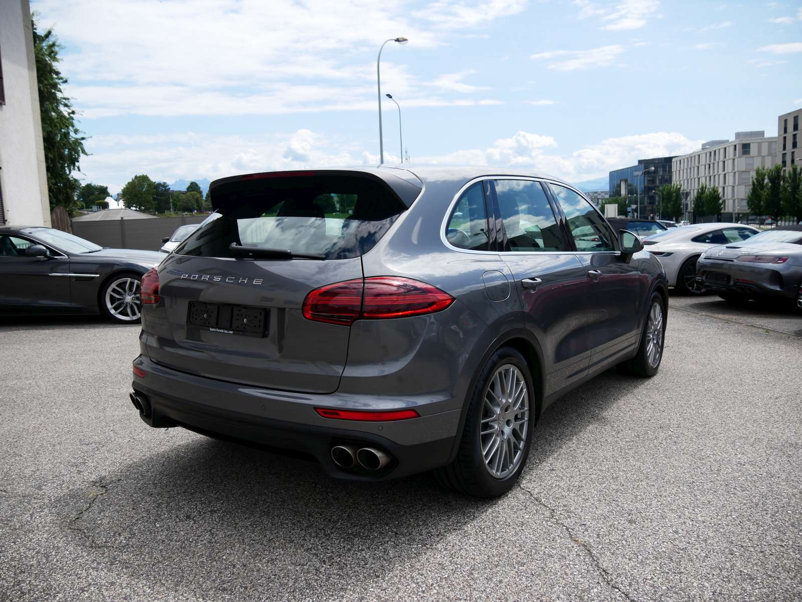 PORSCHE Cayenne S-image-2