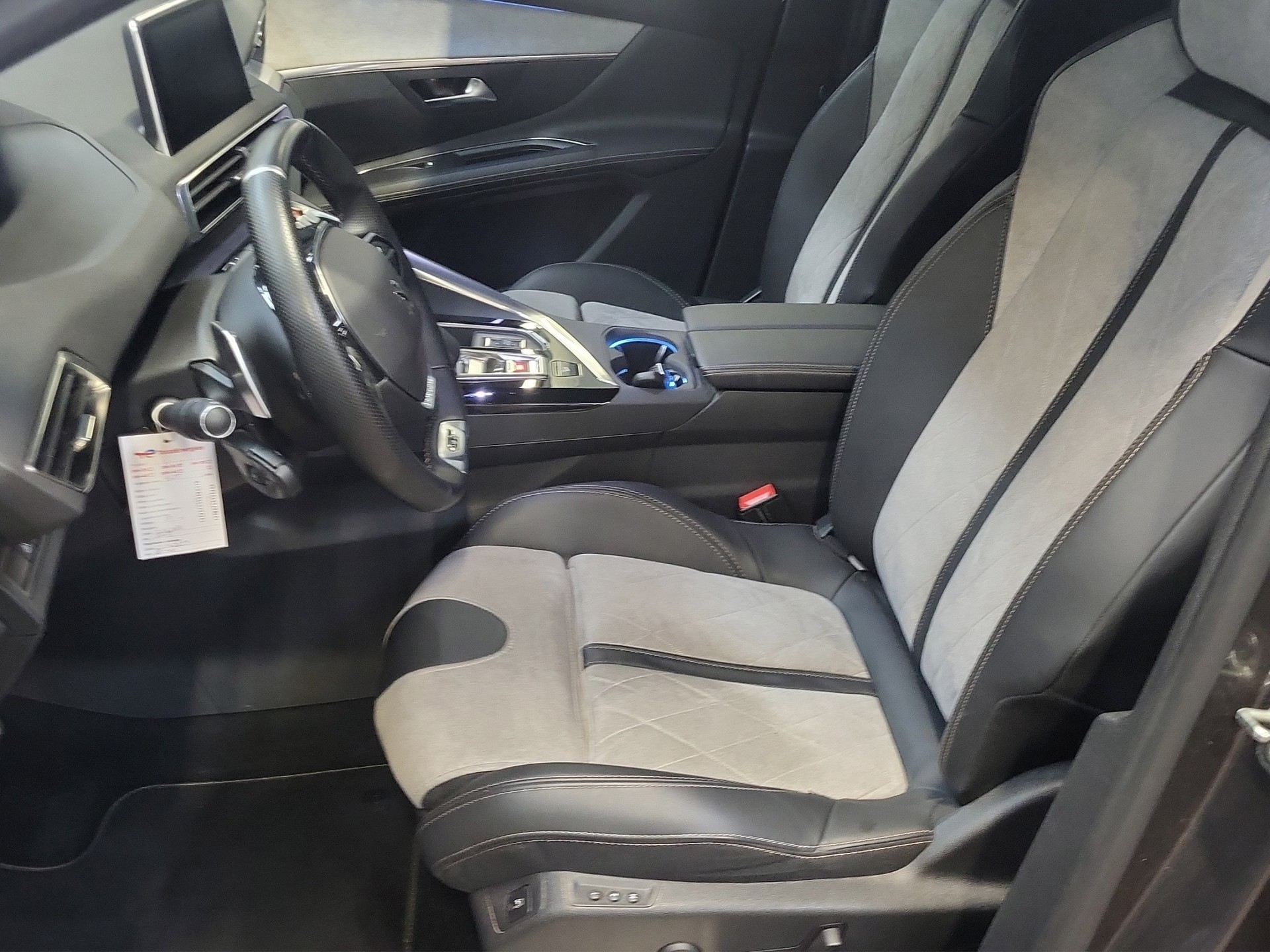 PEUGEOT 3008 1.6 PHEV Hybrid4 GT-image-3
