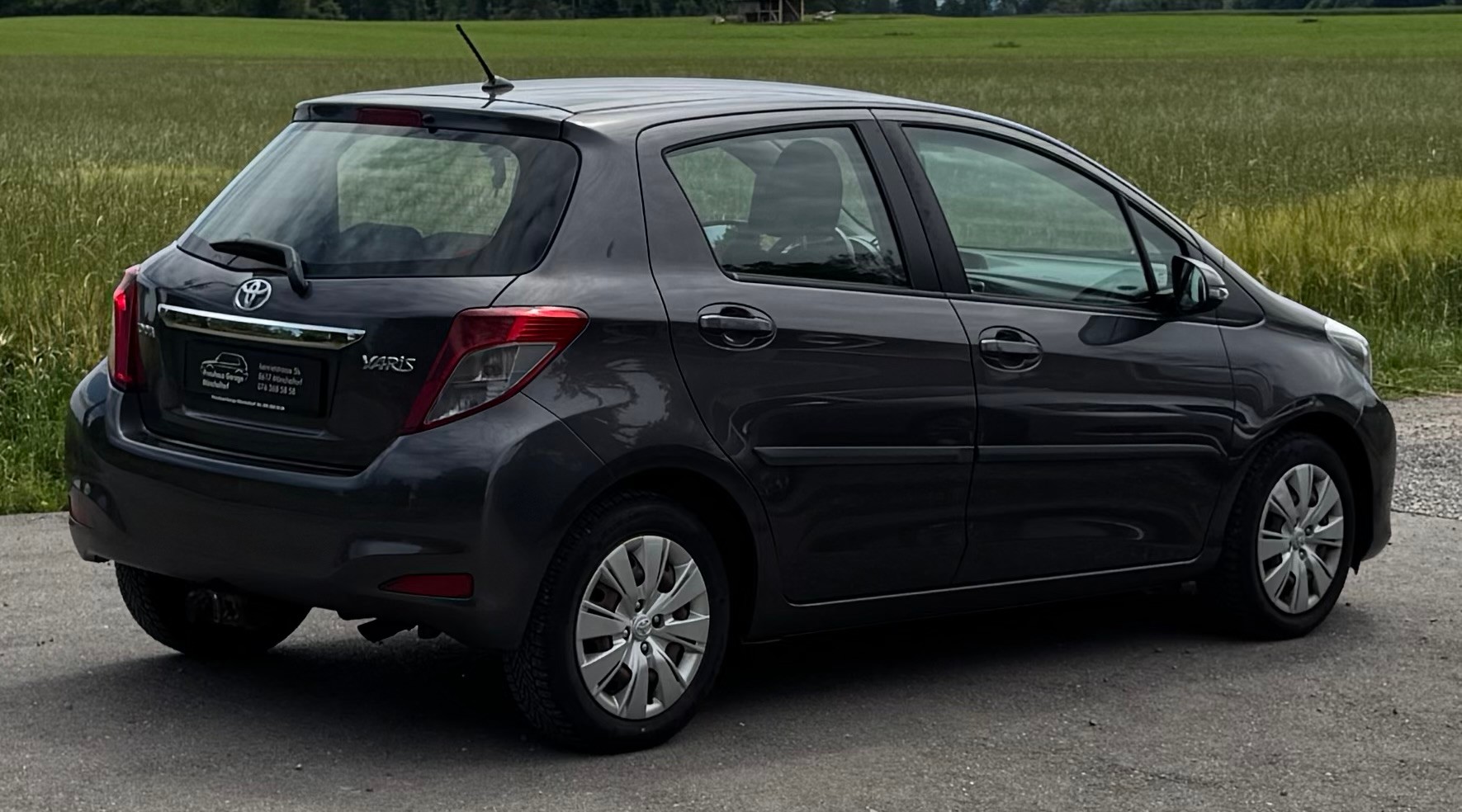 TOYOTA Yaris 1.33 Luna * Anhängerkupplung *-image-7