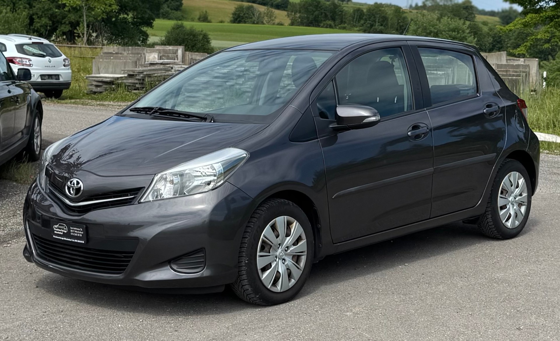 TOYOTA Yaris 1.33 Luna * Anhängerkupplung *-image-0