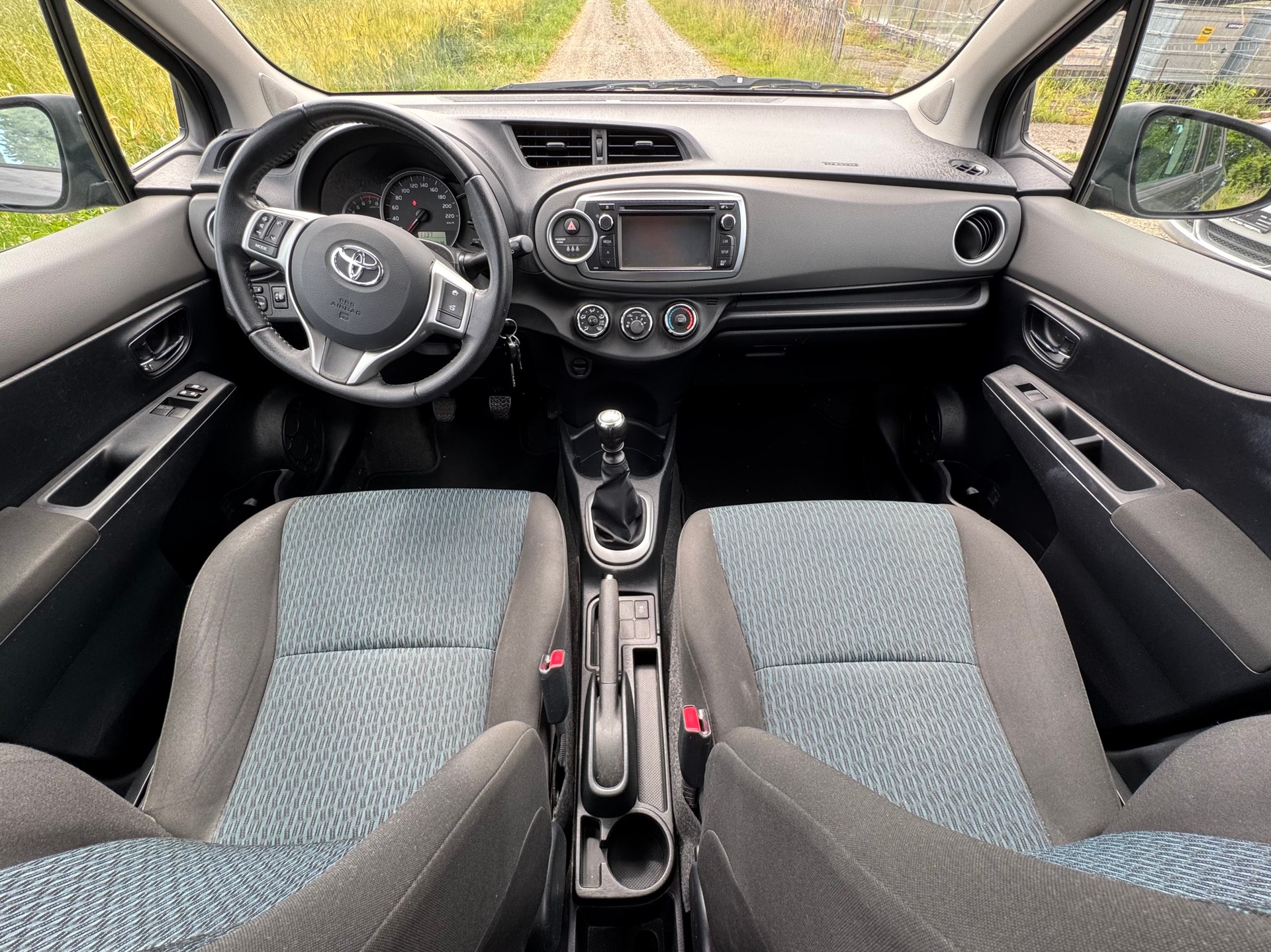 TOYOTA Yaris 1.33 Luna * Anhängerkupplung *-image-13