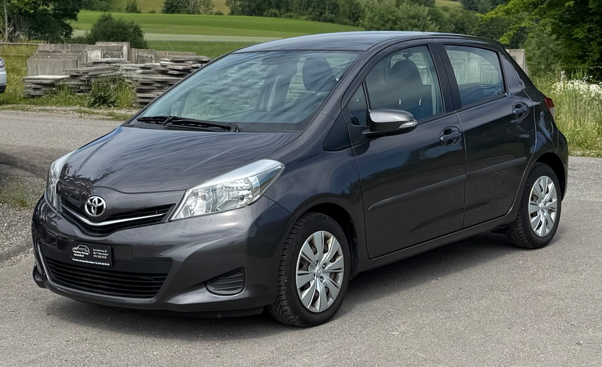 TOYOTA Yaris 1.33 Luna * Anhängerkupplung *-image-2